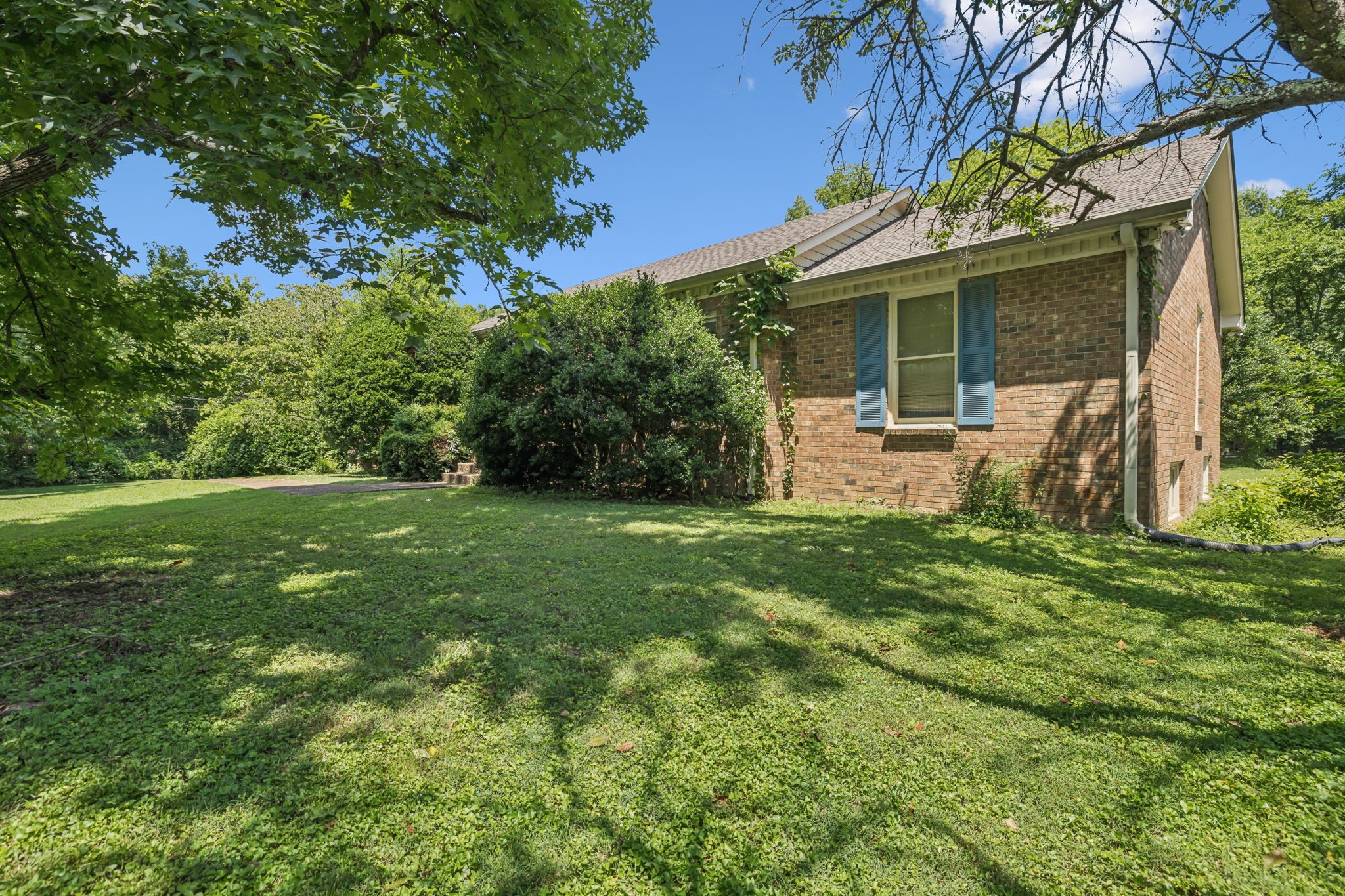 1214 Hunters Trail Dr