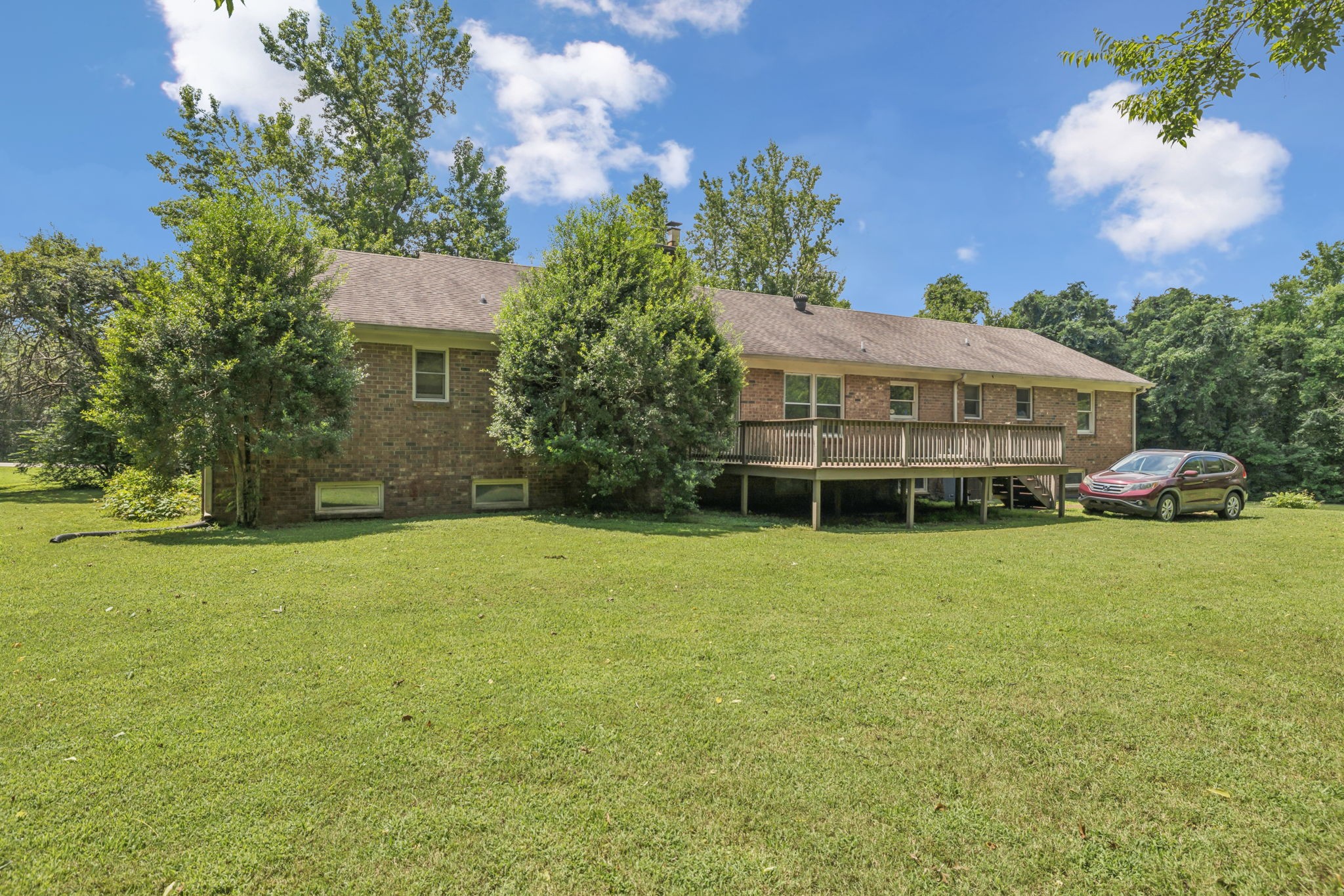 1214 Hunters Trail Dr