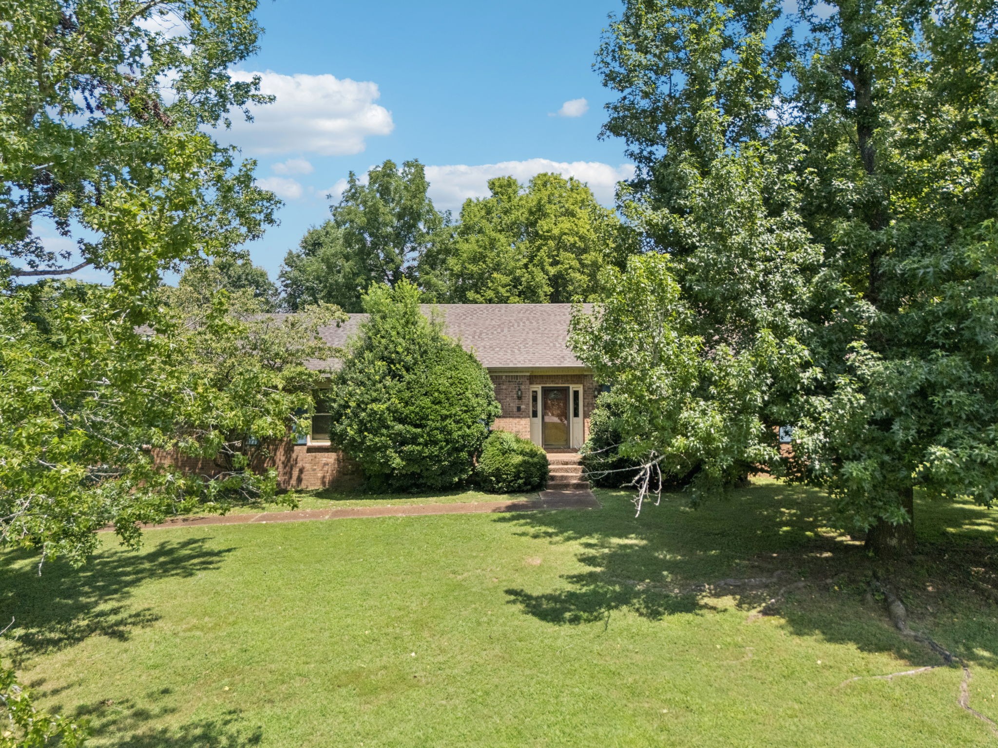 1214 Hunters Trail Dr