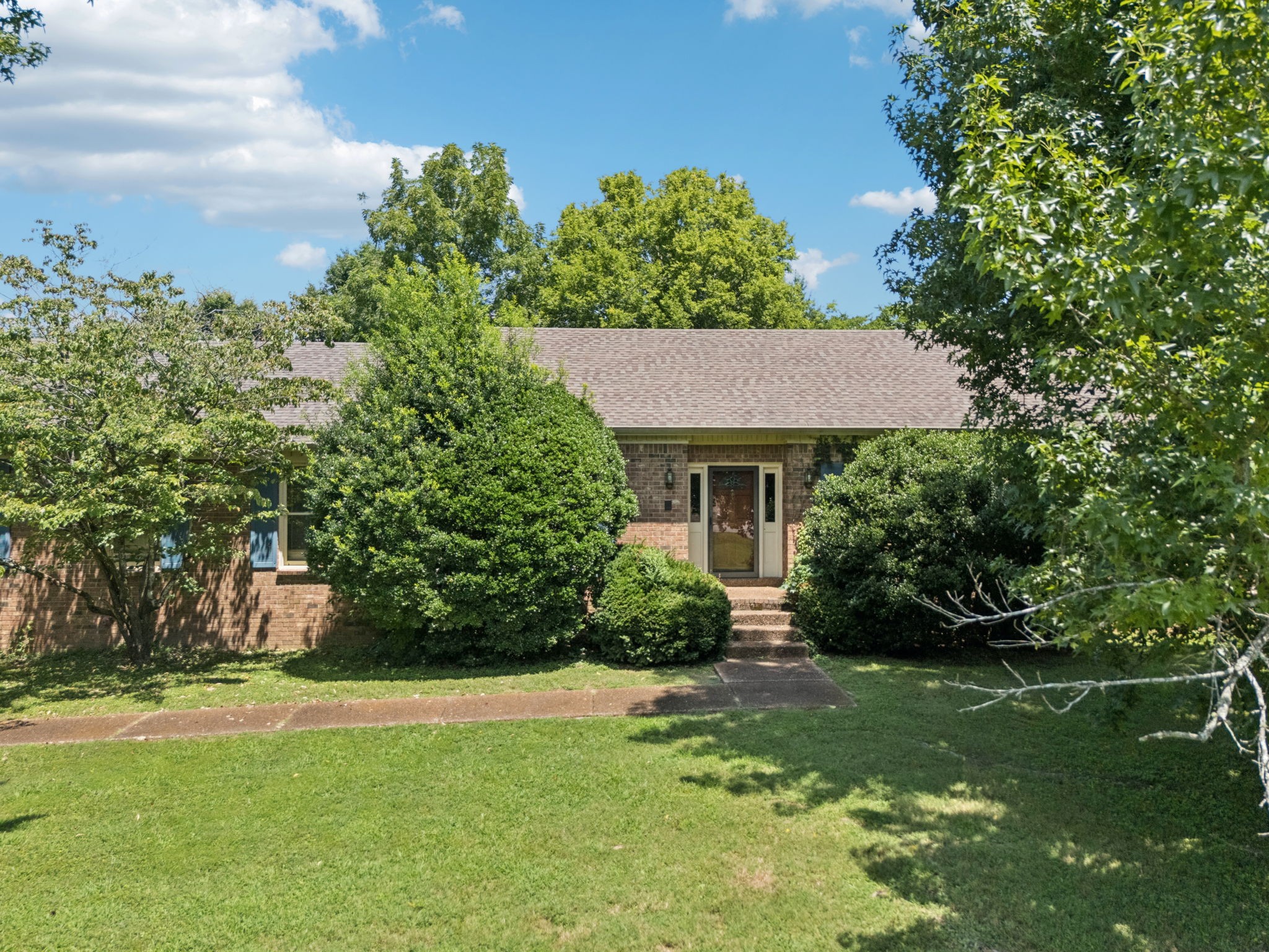 1214 Hunters Trail Dr