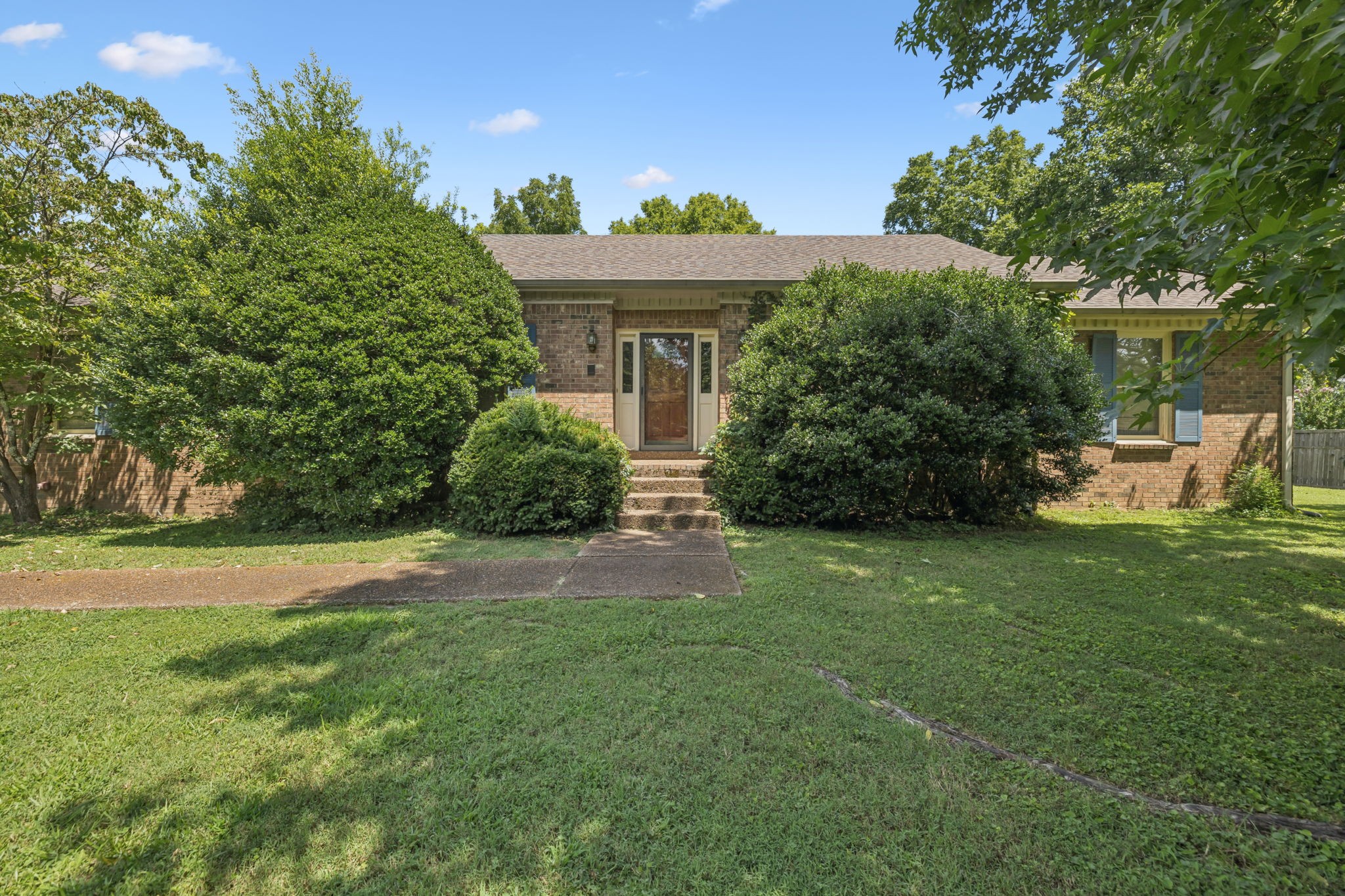 1214 Hunters Trail Dr