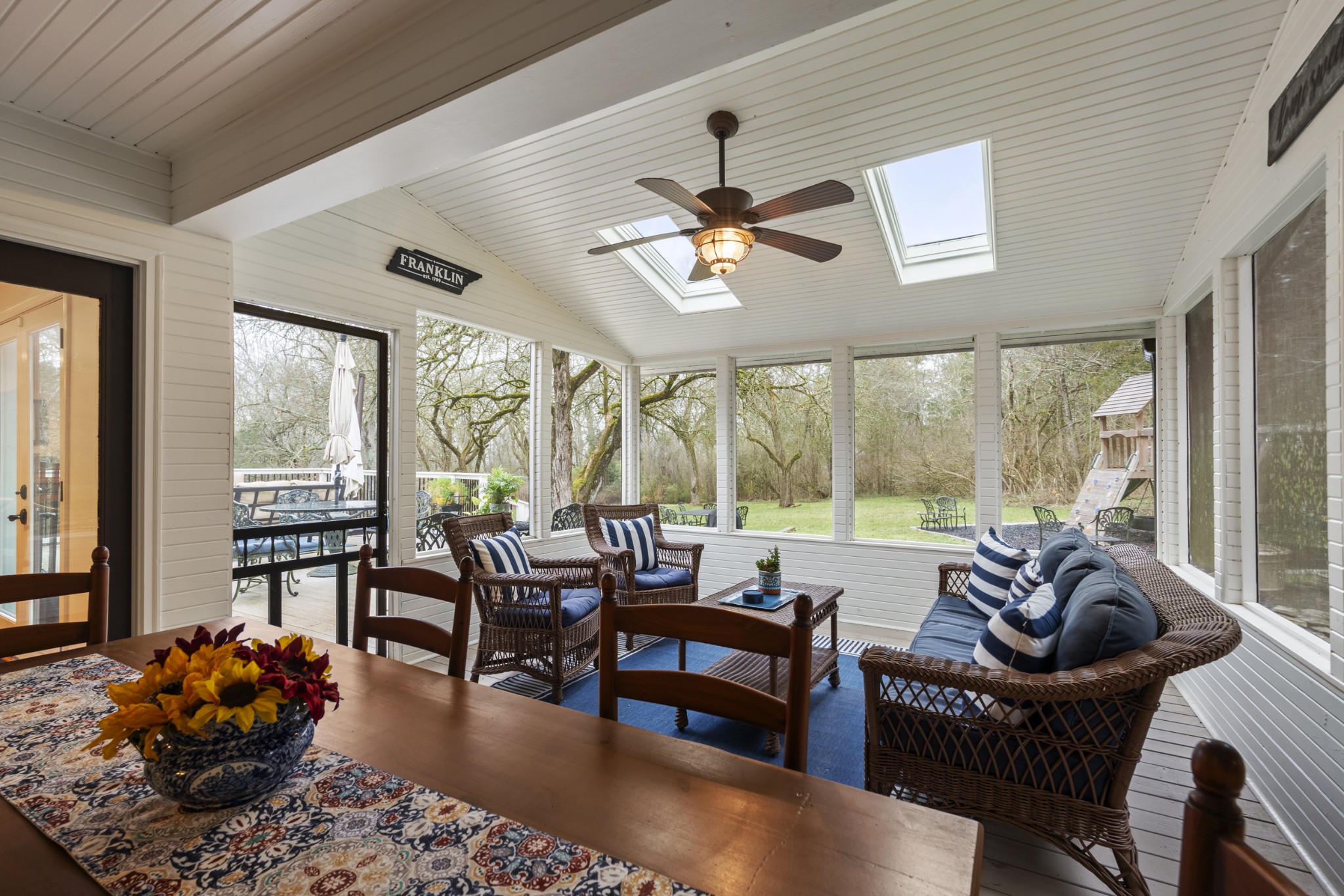 1004 Perkins Ln