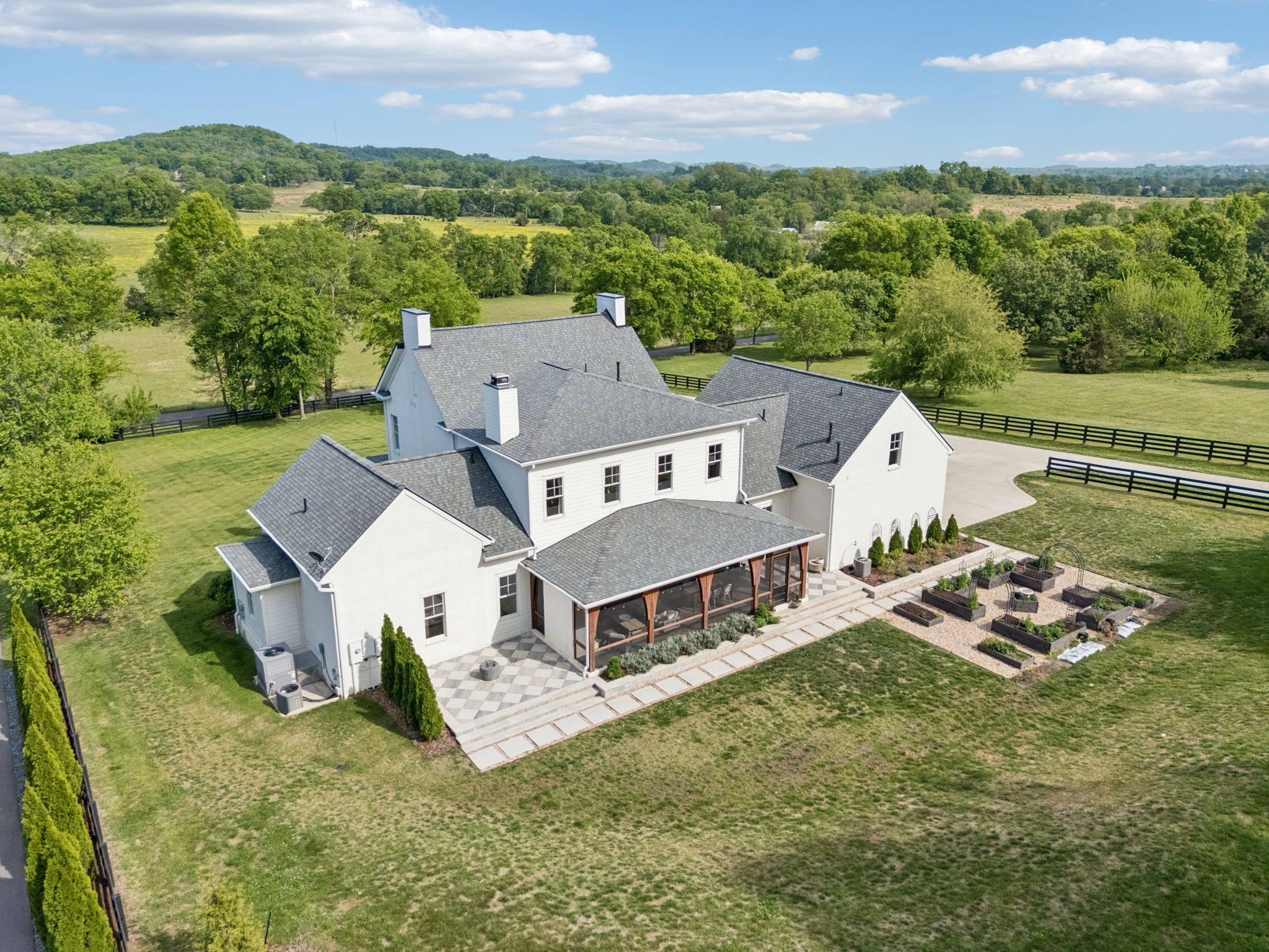 2652 McLemore Rd