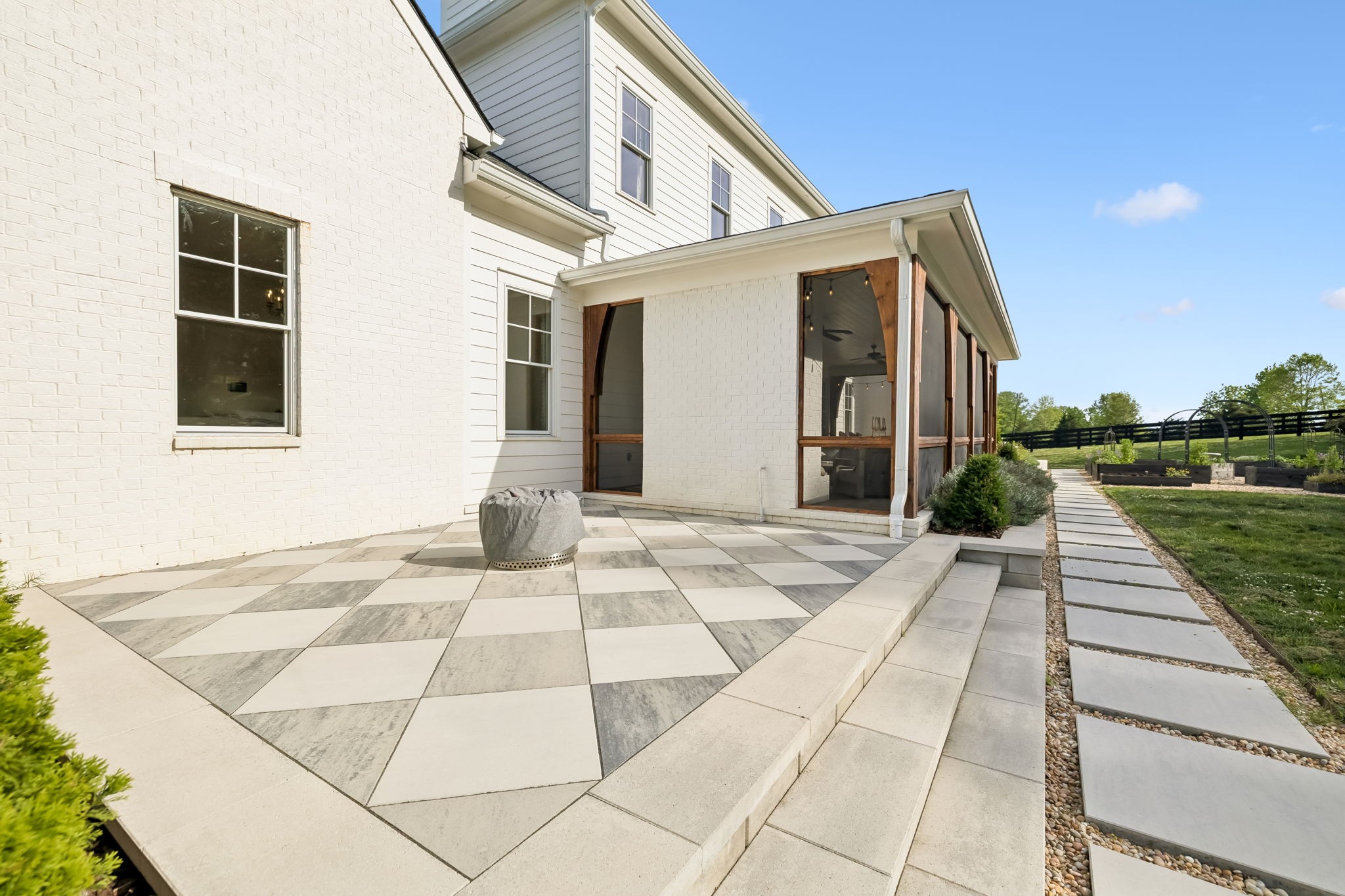 2652 McLemore Rd