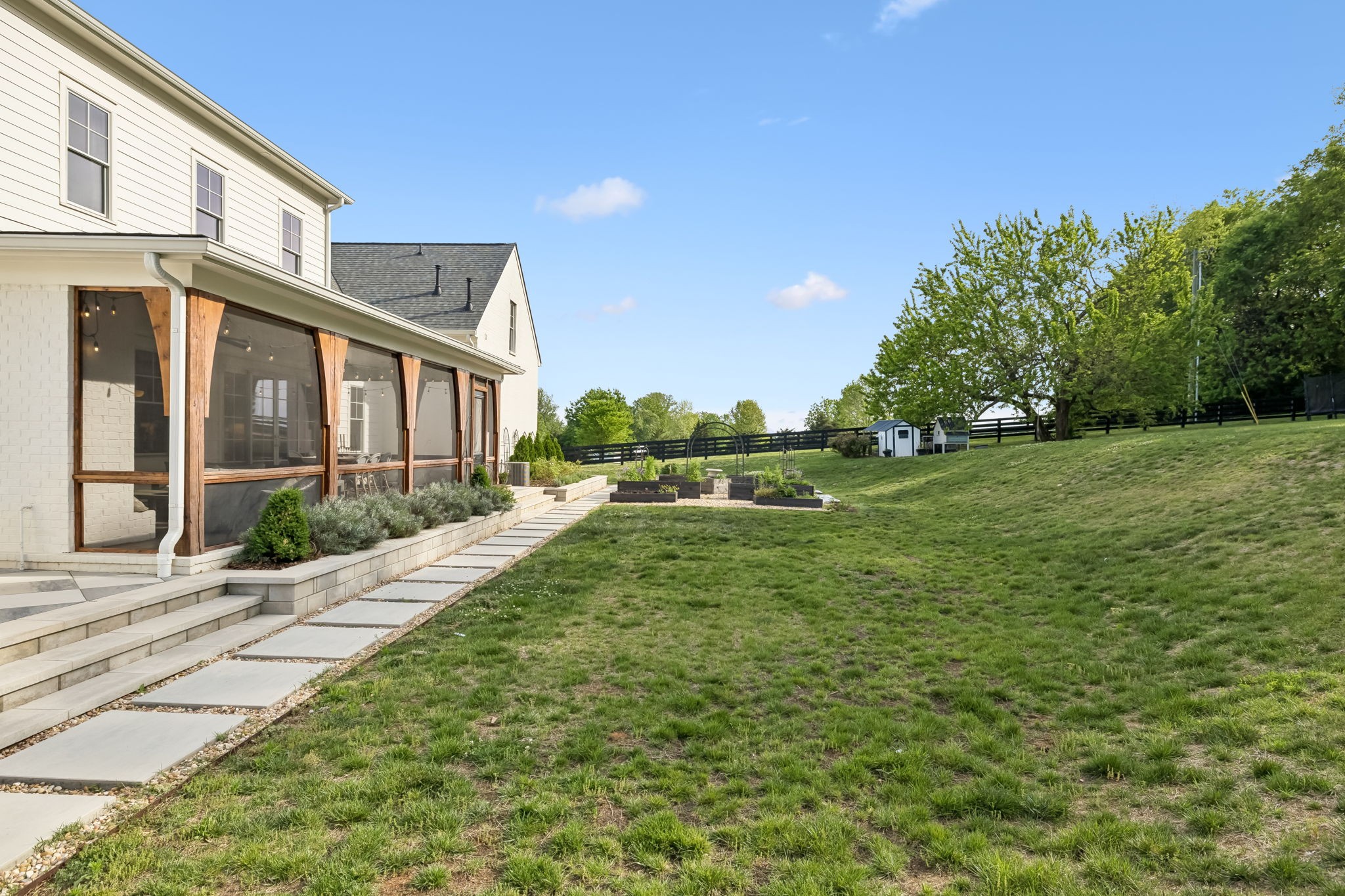2652 McLemore Rd