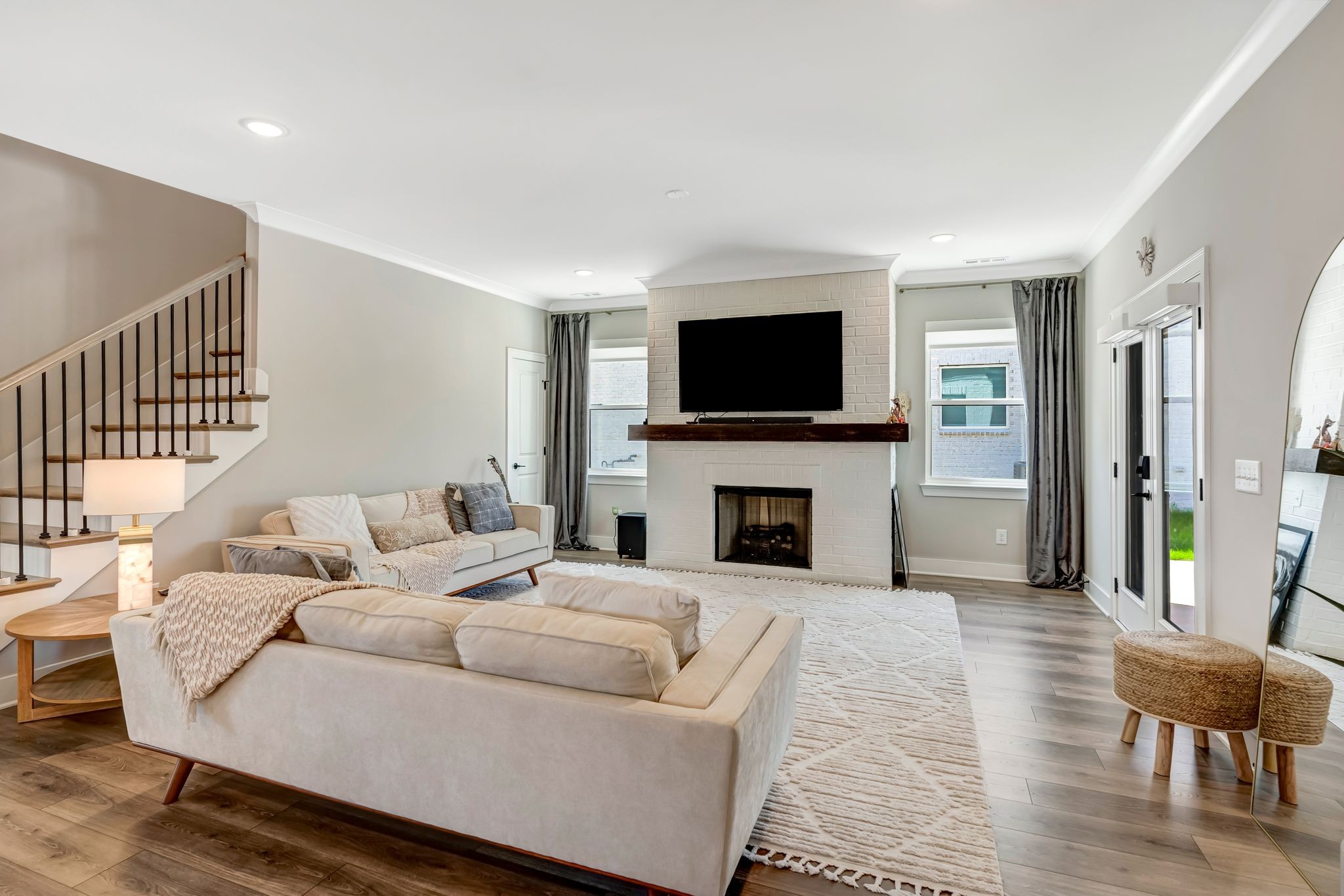 3270 Sassafras Ln