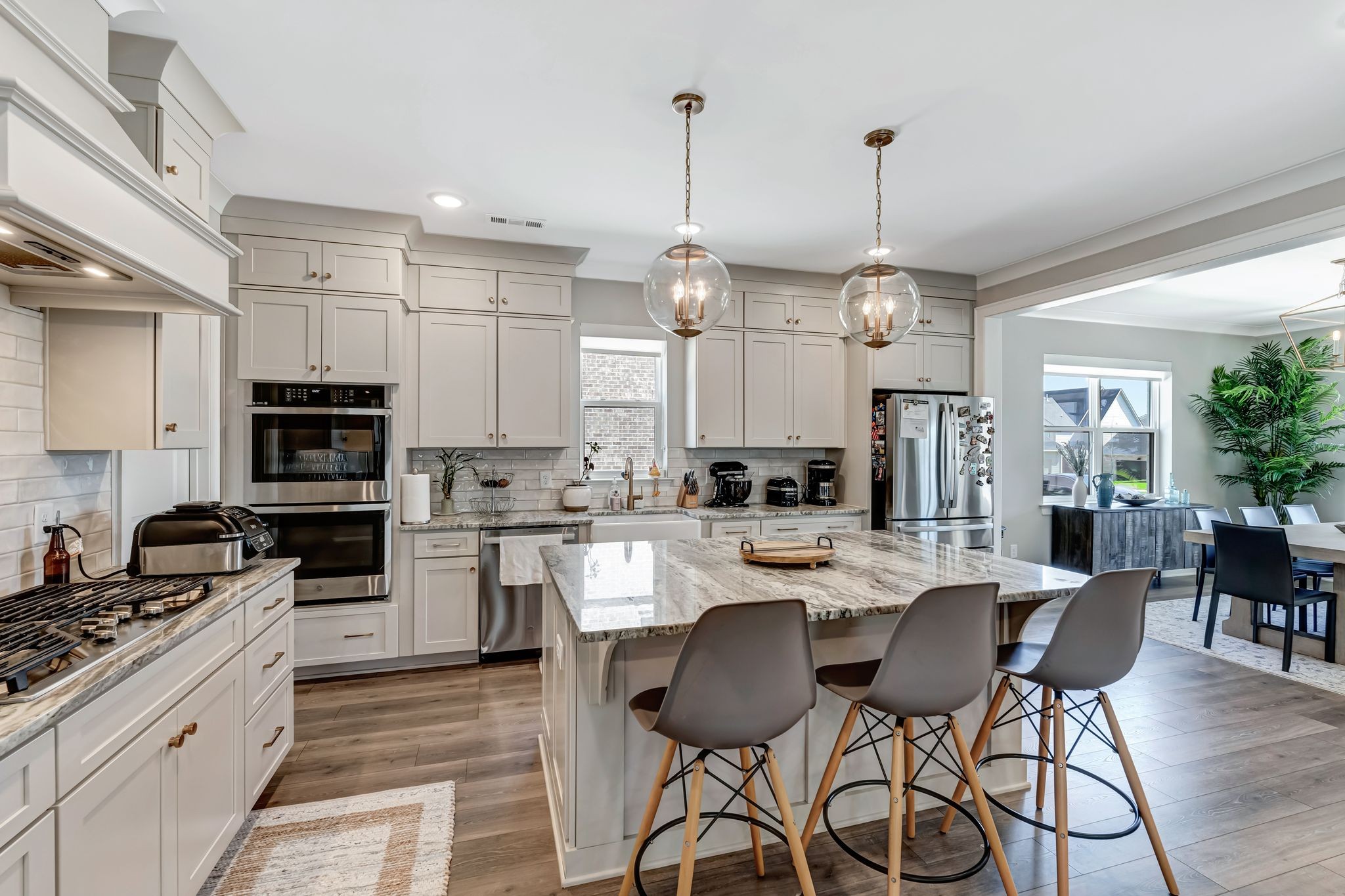3270 Sassafras Ln