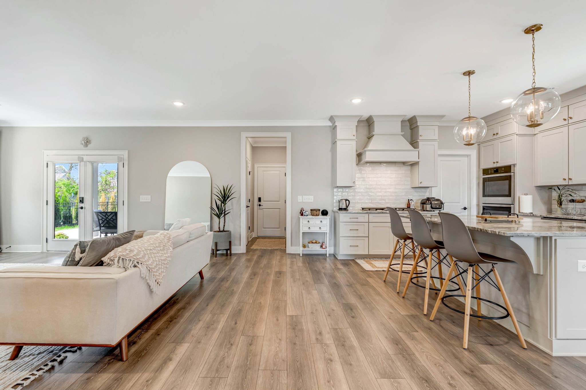 3270 Sassafras Ln
