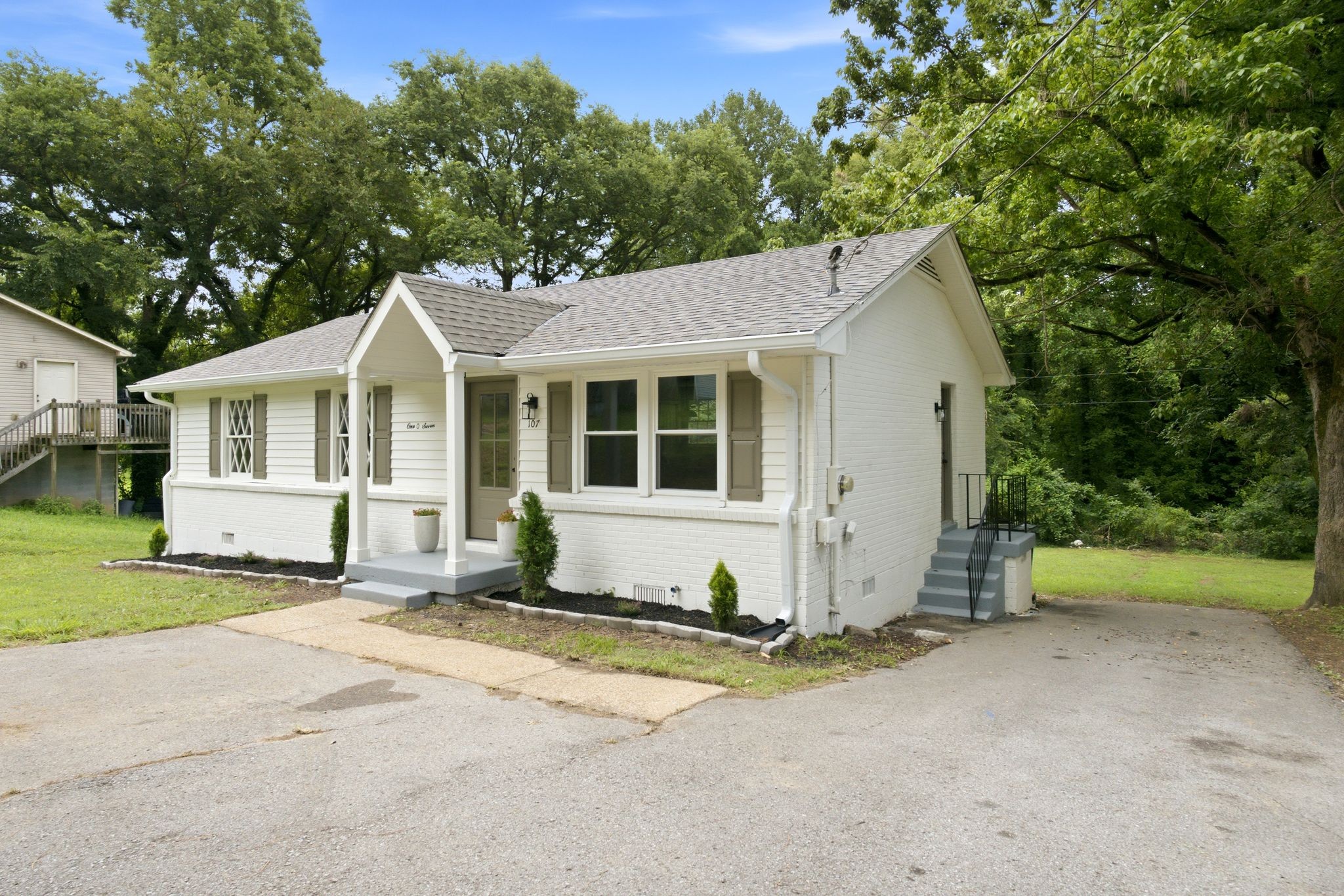 107 Rainbow Cir