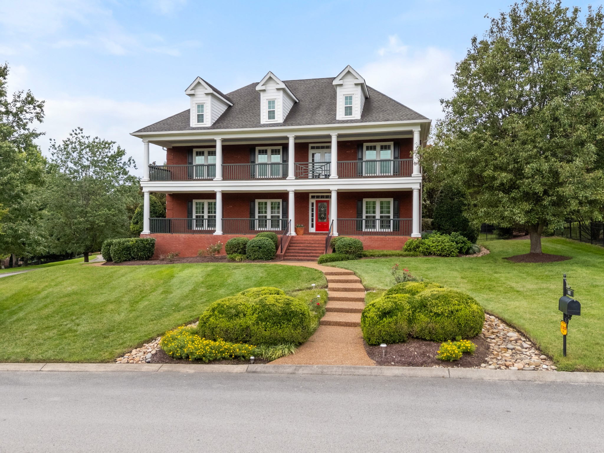 310 Fountainbrooke Dr