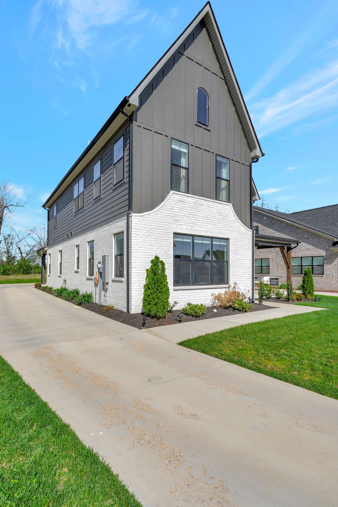 3270 Sassafras Ln