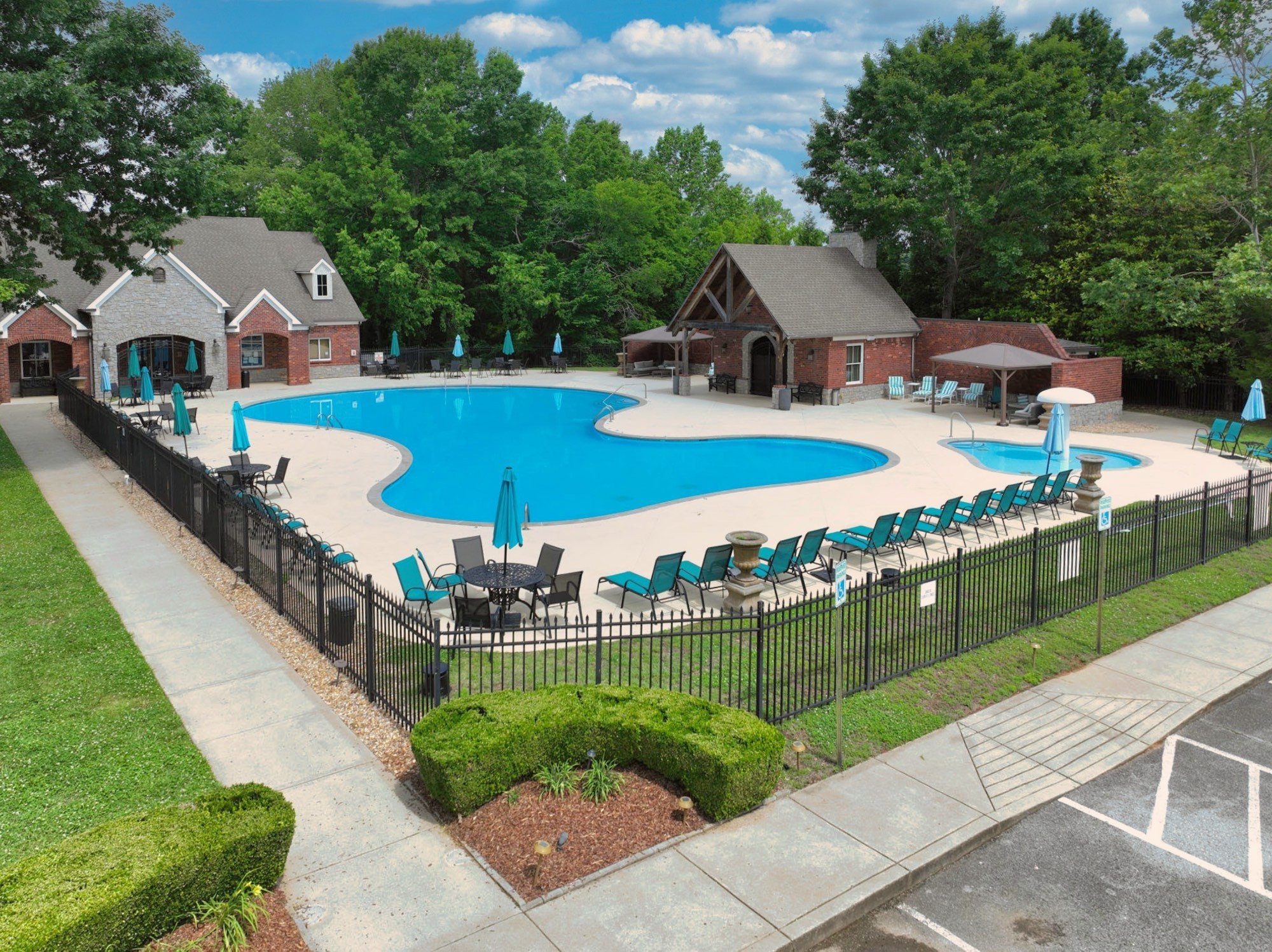4712 Majestic Meadows Dr
