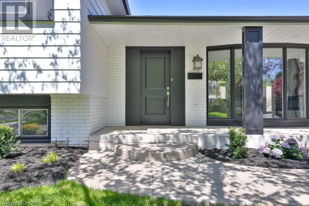 602 JENNIFER Crescent