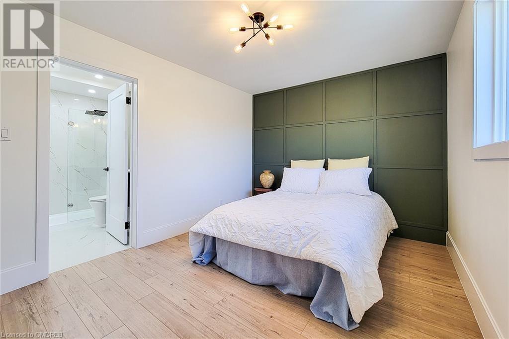 602 JENNIFER Crescent