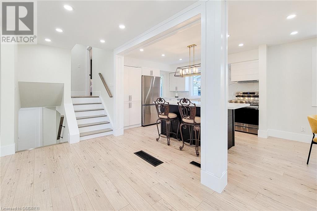 602 JENNIFER Crescent