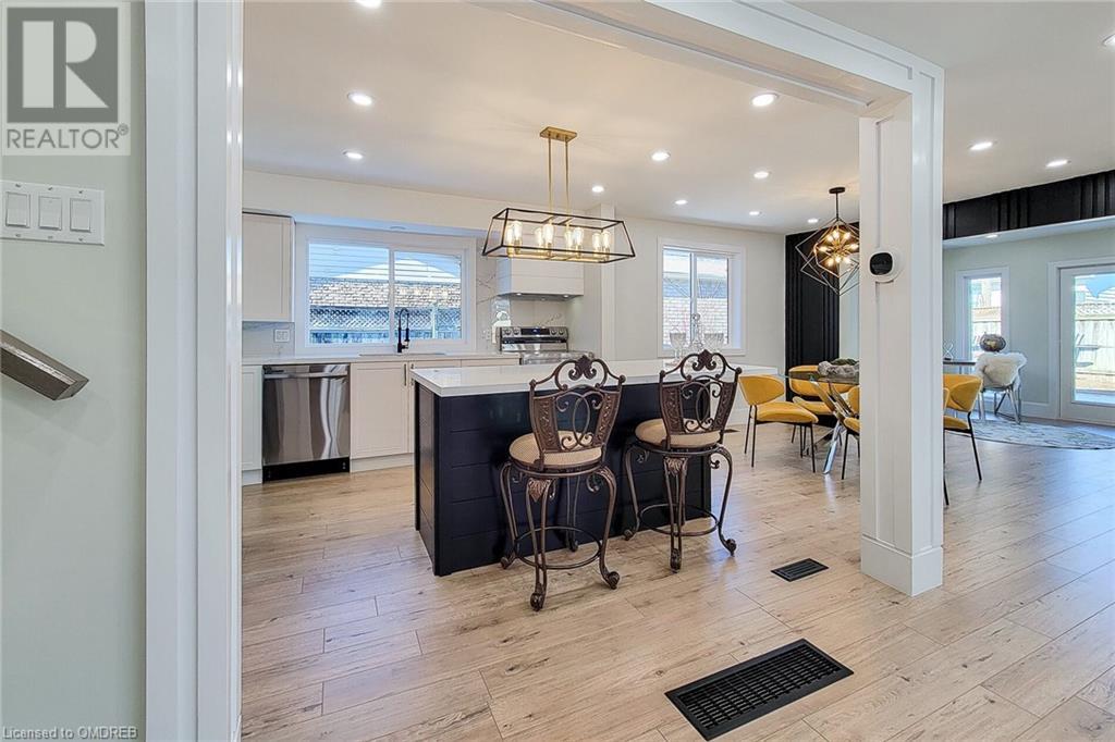 602 JENNIFER Crescent