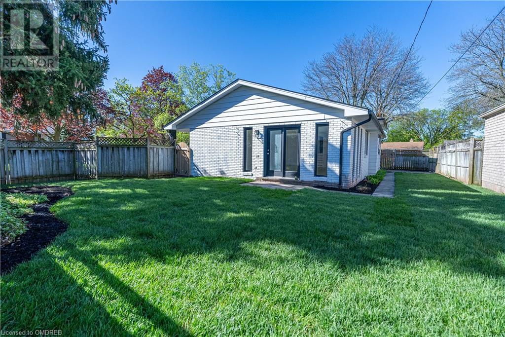 602 JENNIFER Crescent