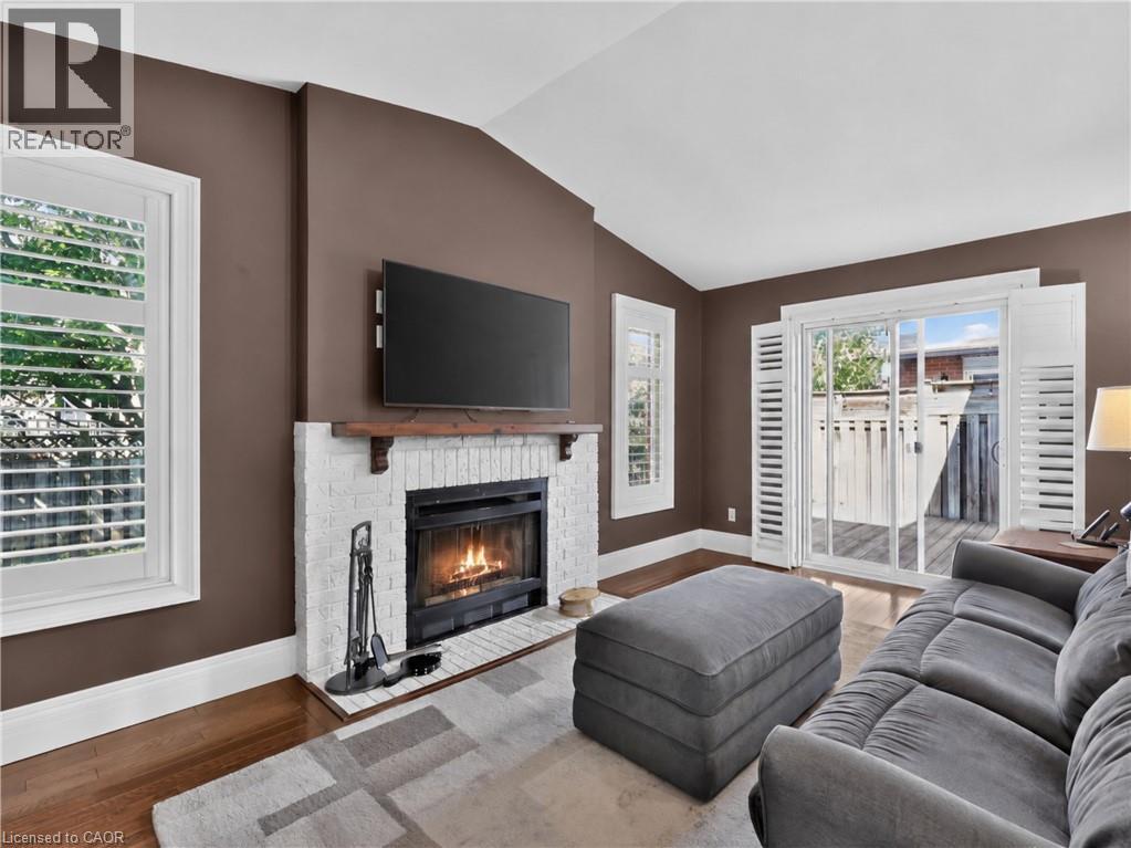 2102 SALMA Crescent