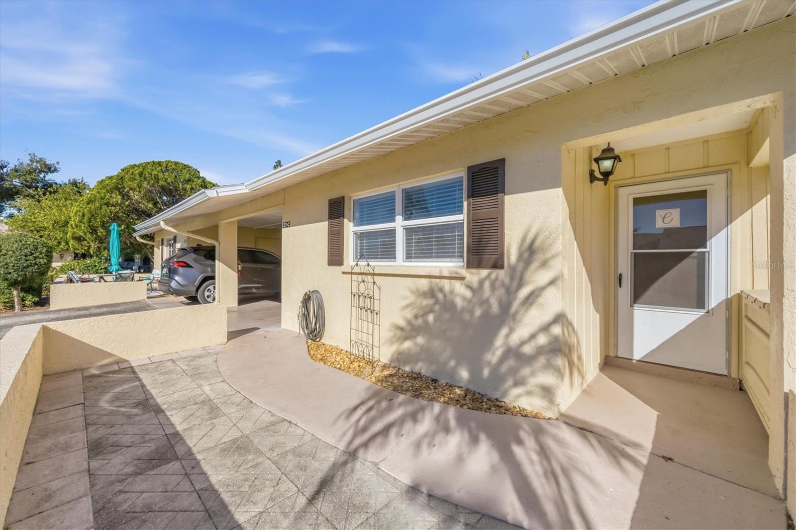 390 301 BLVD W #27C