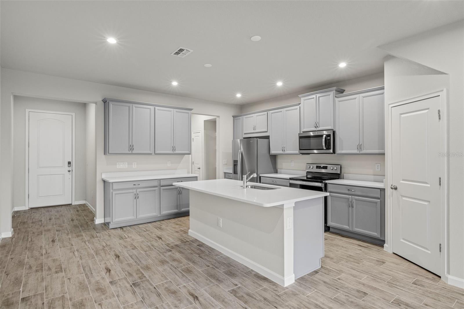 5489 BROOKLET WOODS DR