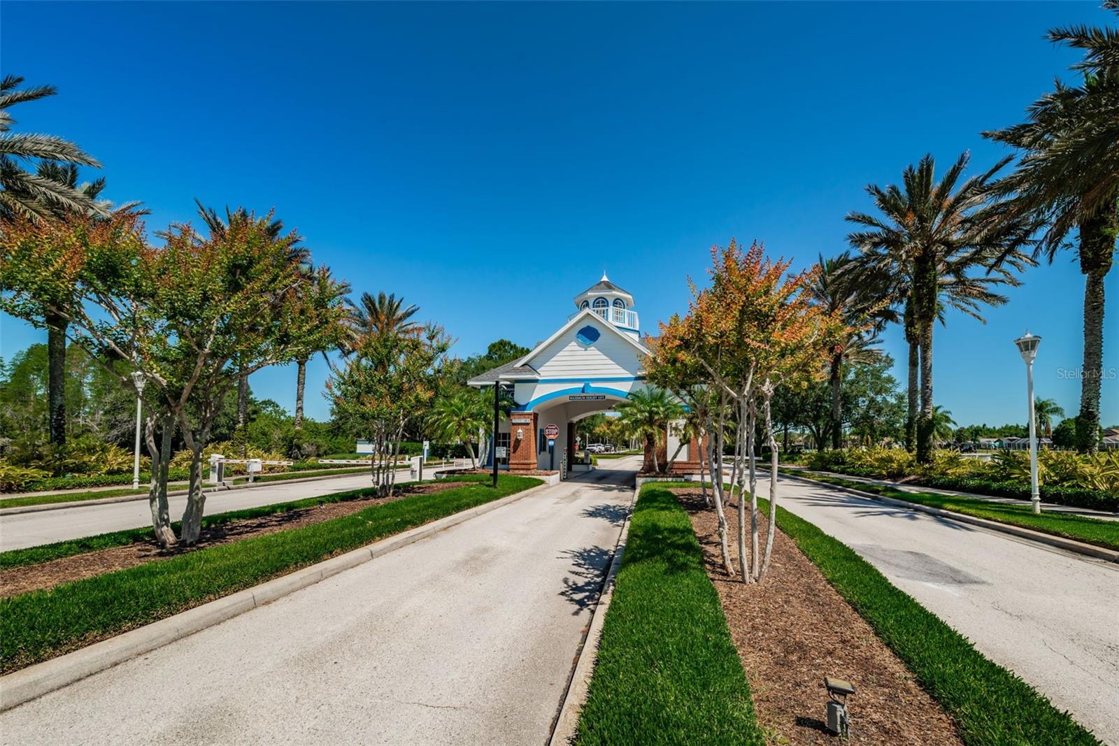 19022 FISHERMANS BEND DR