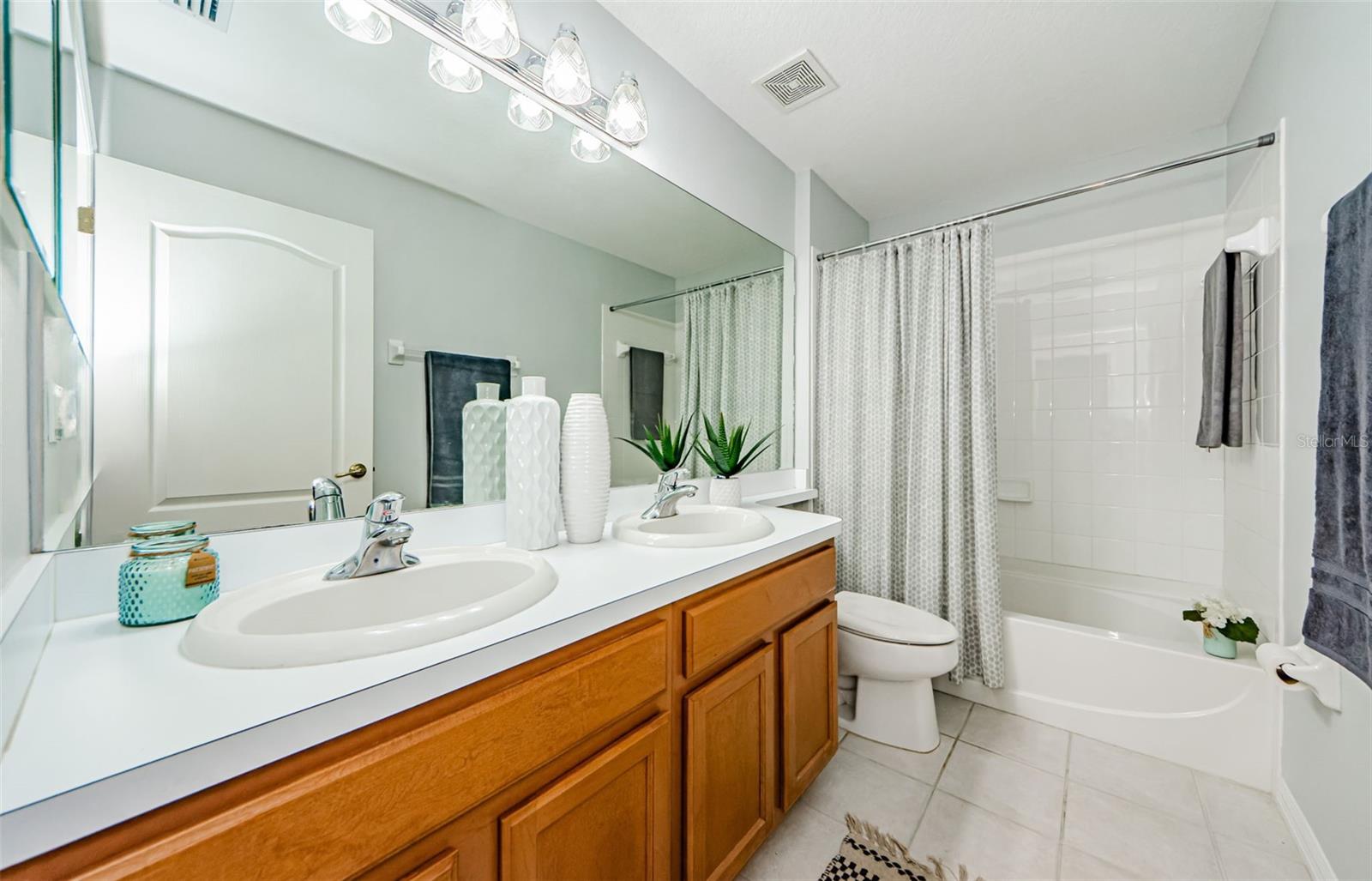 19022 FISHERMANS BEND DR