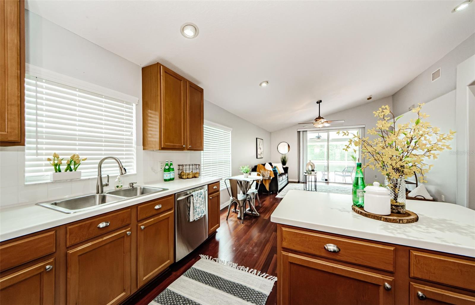 19022 FISHERMANS BEND DR