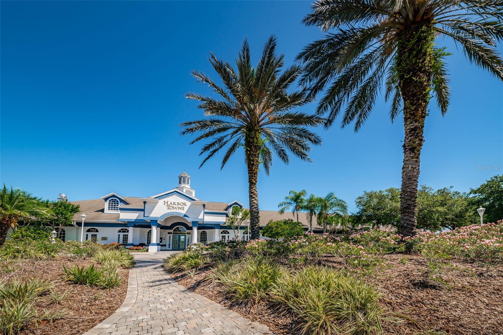 19022 FISHERMANS BEND DR