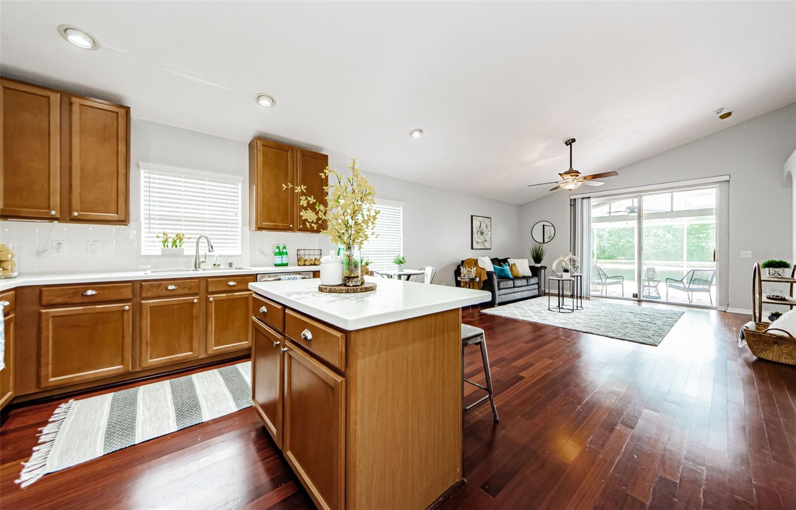 19022 FISHERMANS BEND DR