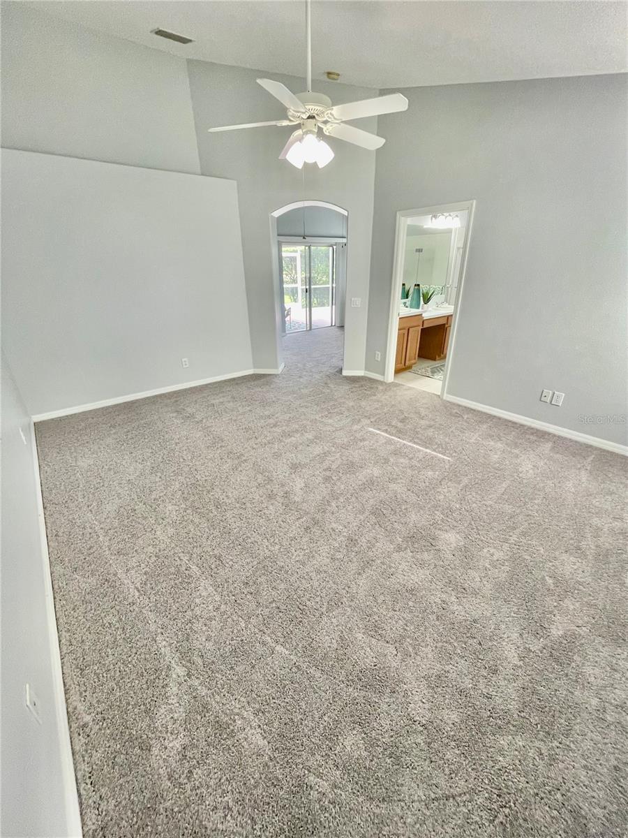 19022 FISHERMANS BEND DR