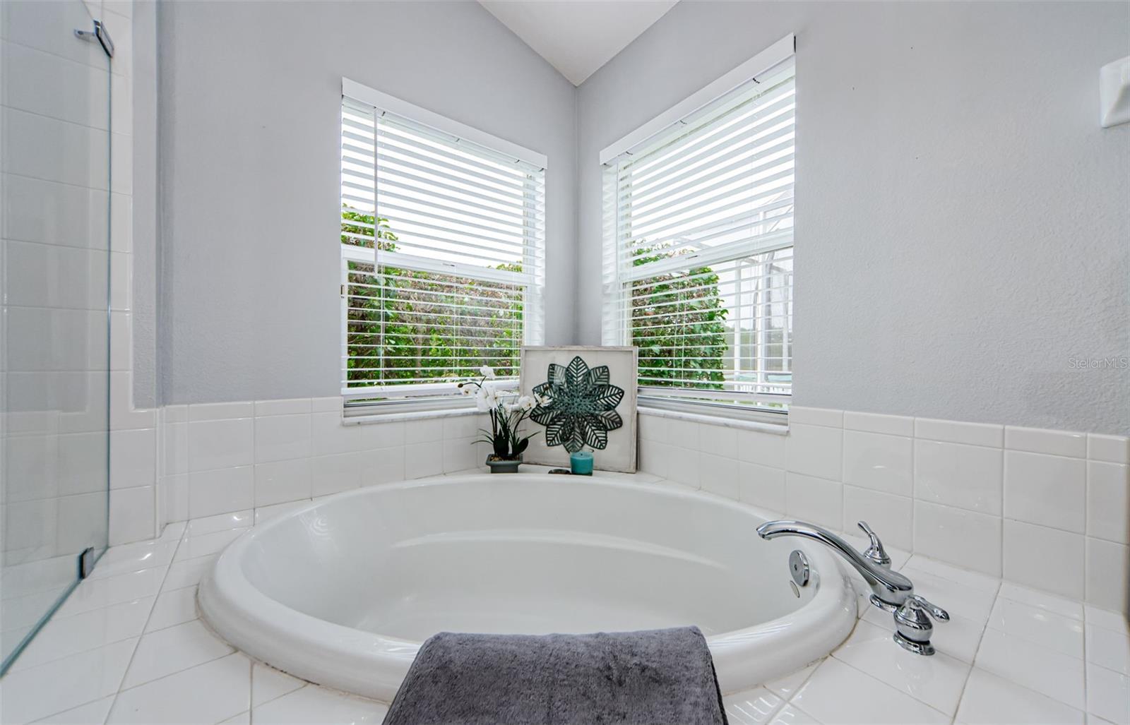 19022 FISHERMANS BEND DR