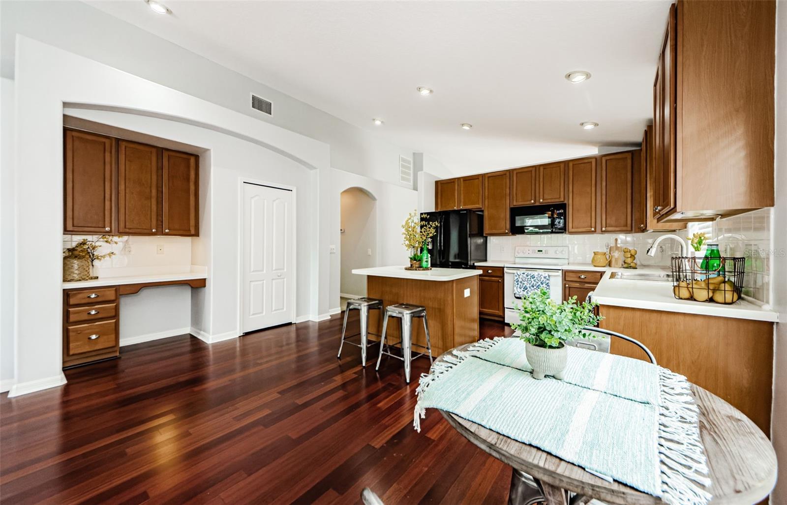 19022 FISHERMANS BEND DR