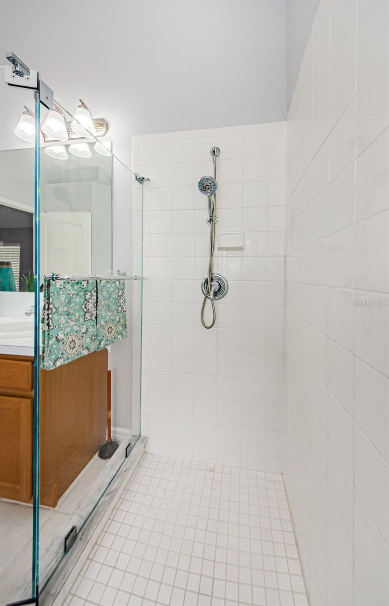 19022 FISHERMANS BEND DR