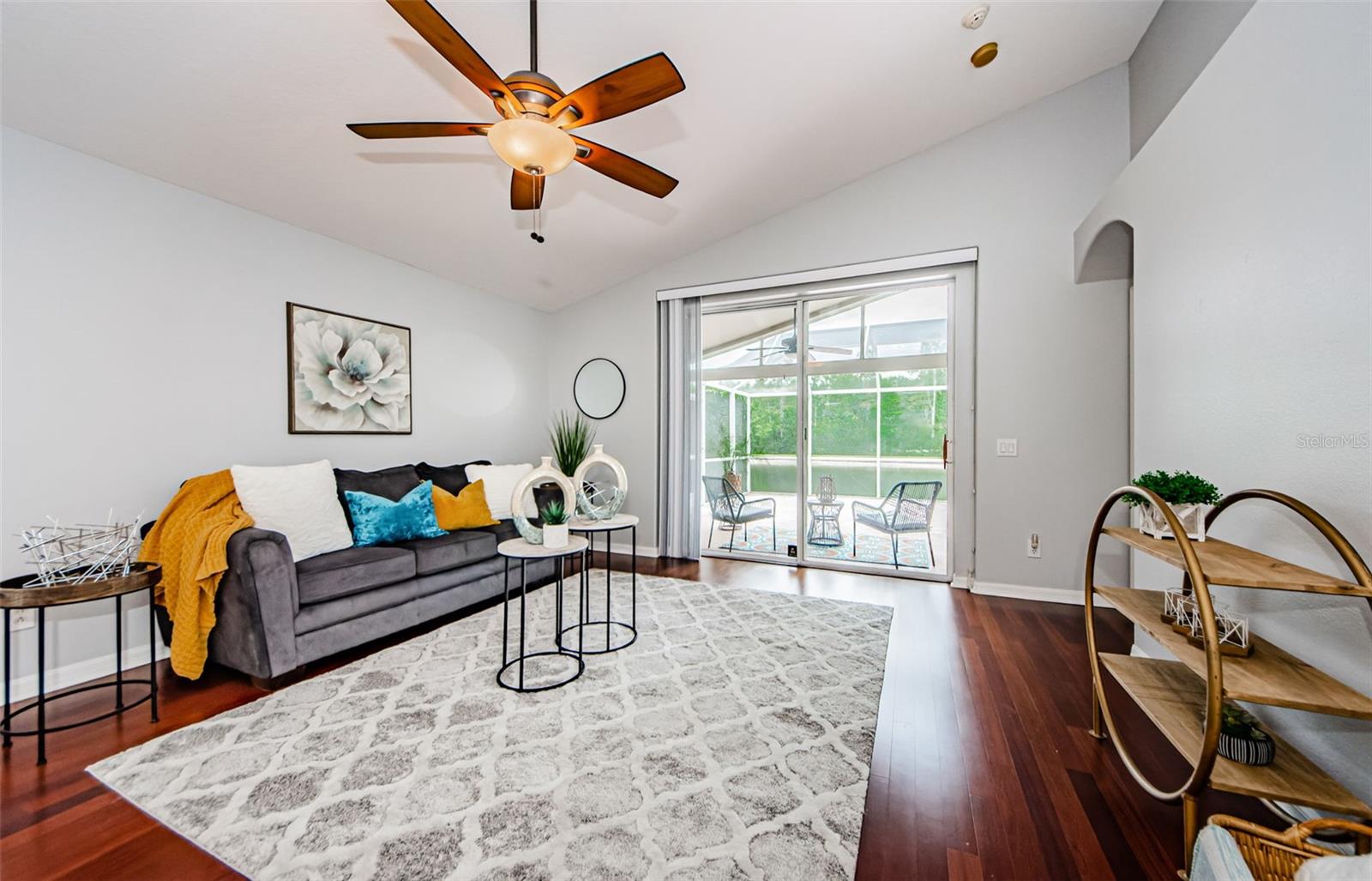 19022 FISHERMANS BEND DR