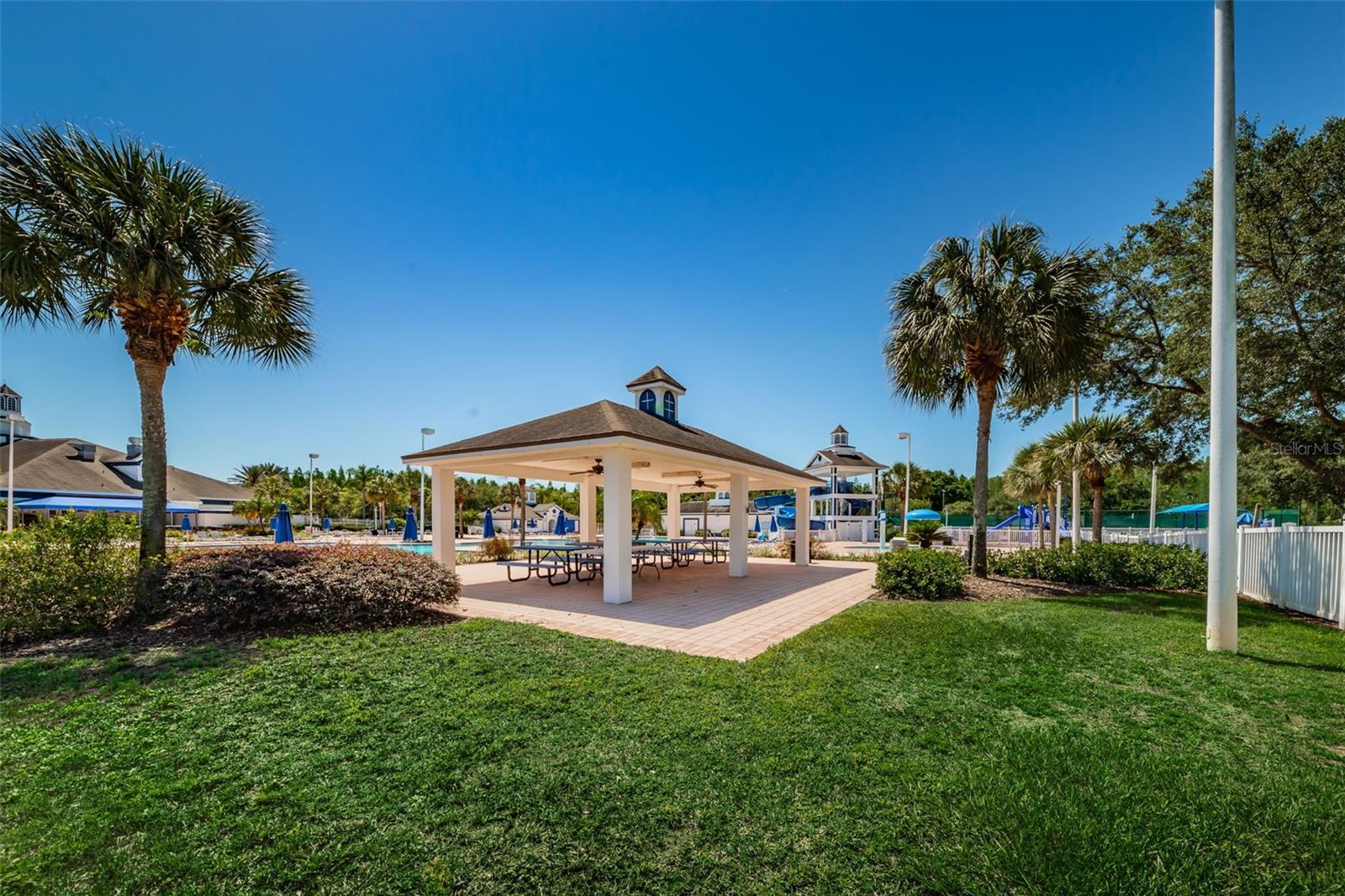 19022 FISHERMANS BEND DR