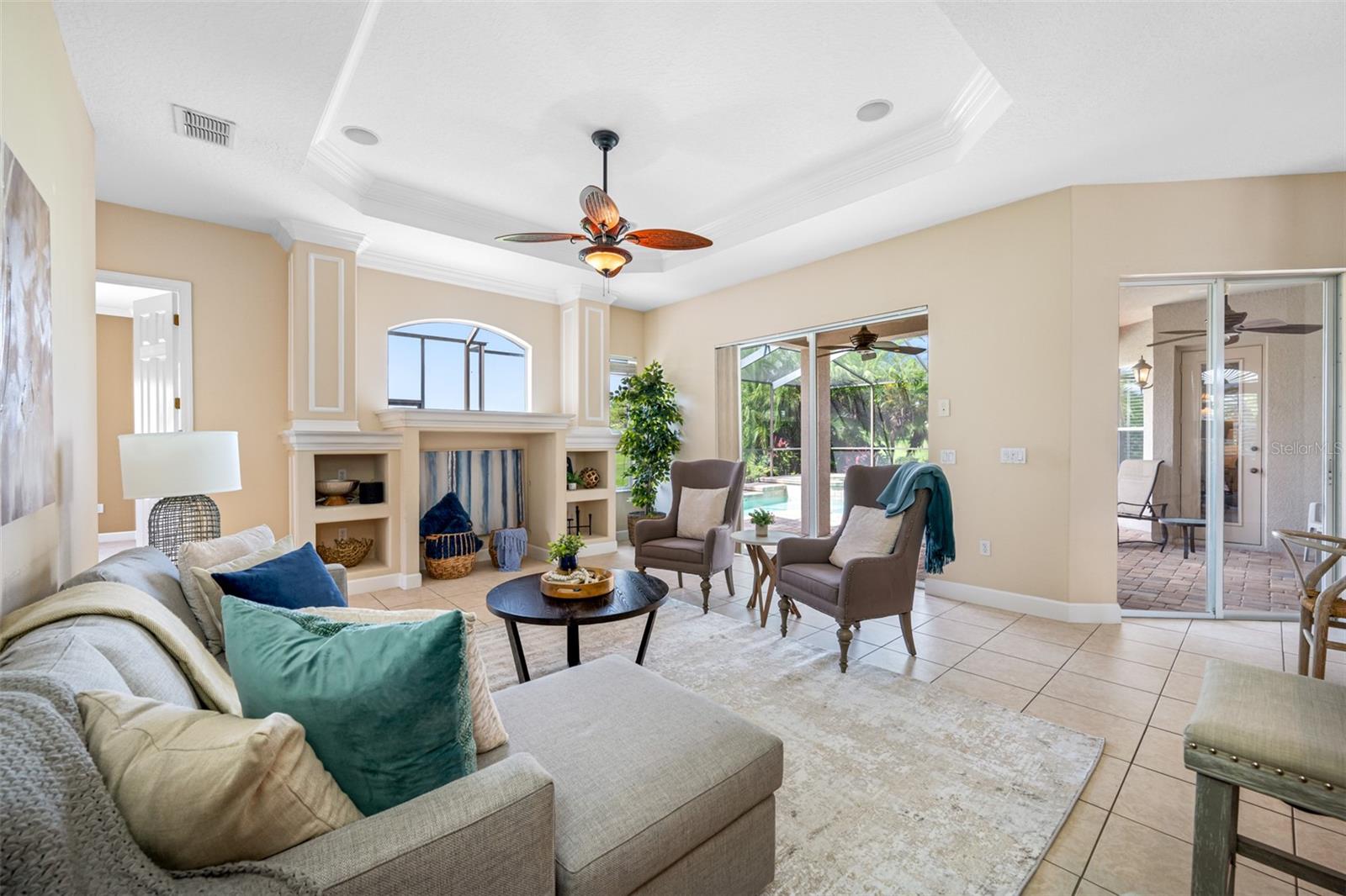 13039 THOROUGHBRED DR