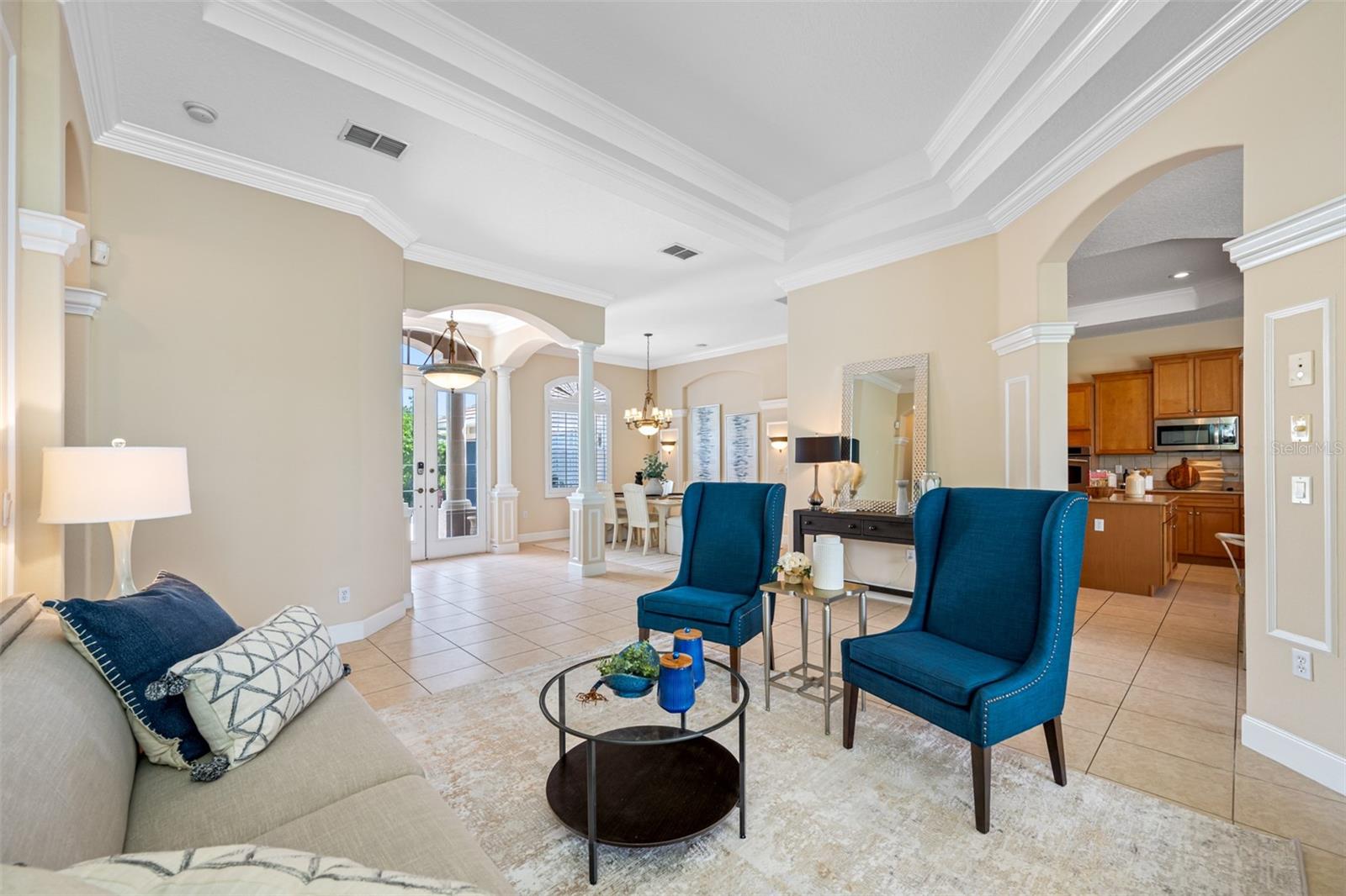 13039 THOROUGHBRED DR