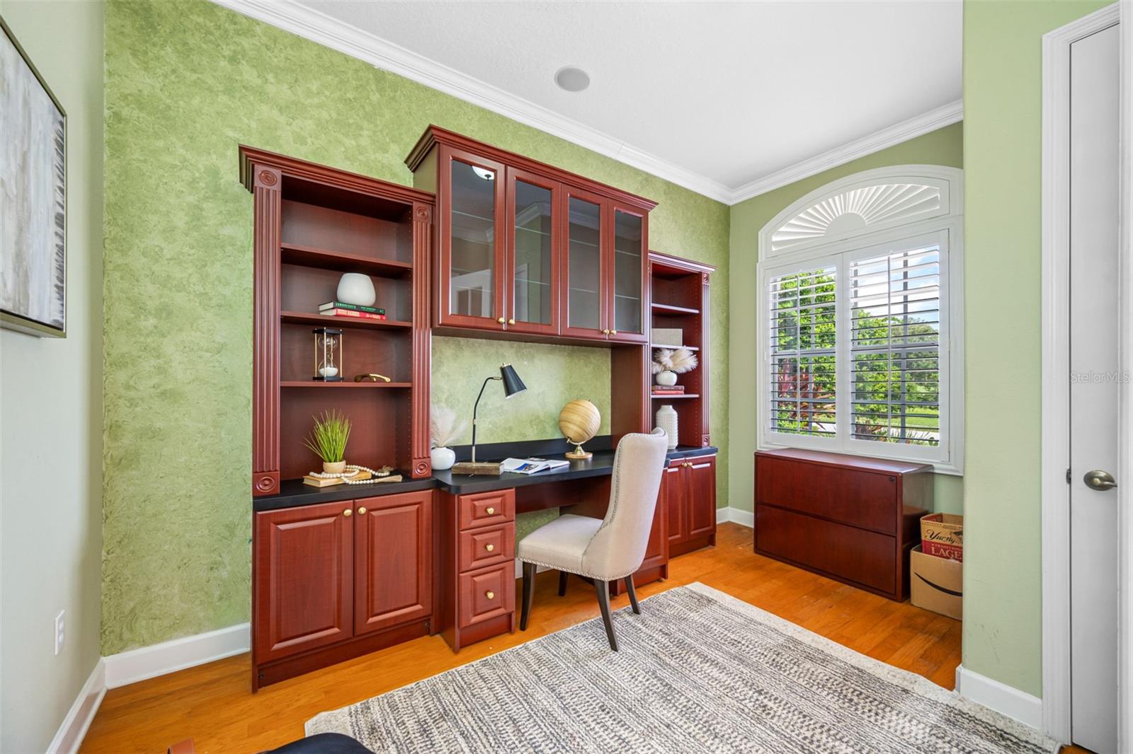 13039 THOROUGHBRED DR