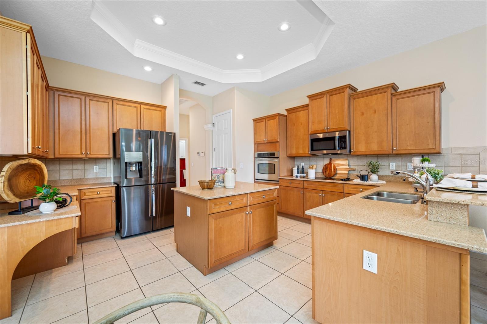 13039 THOROUGHBRED DR