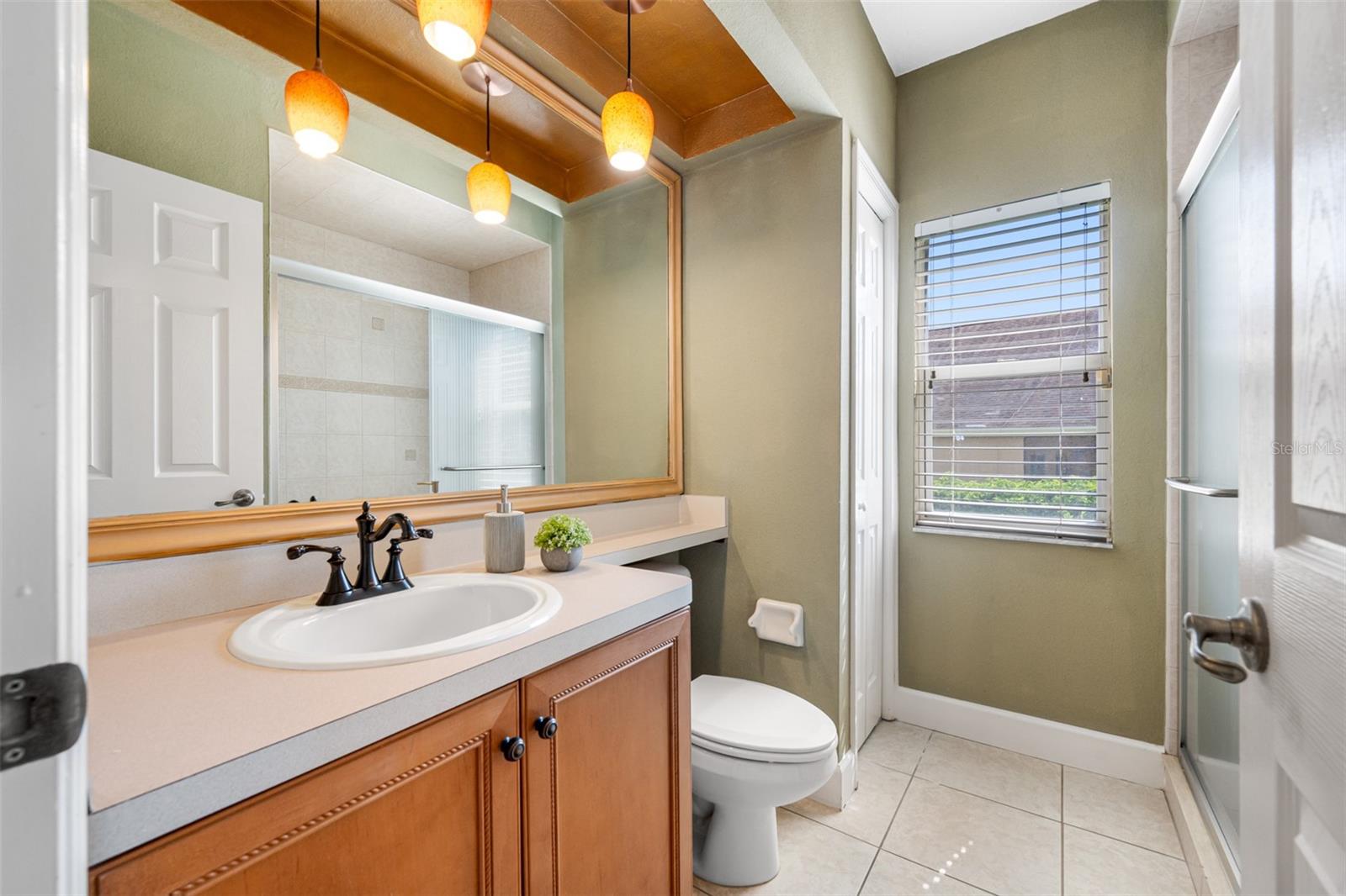 13039 THOROUGHBRED DR