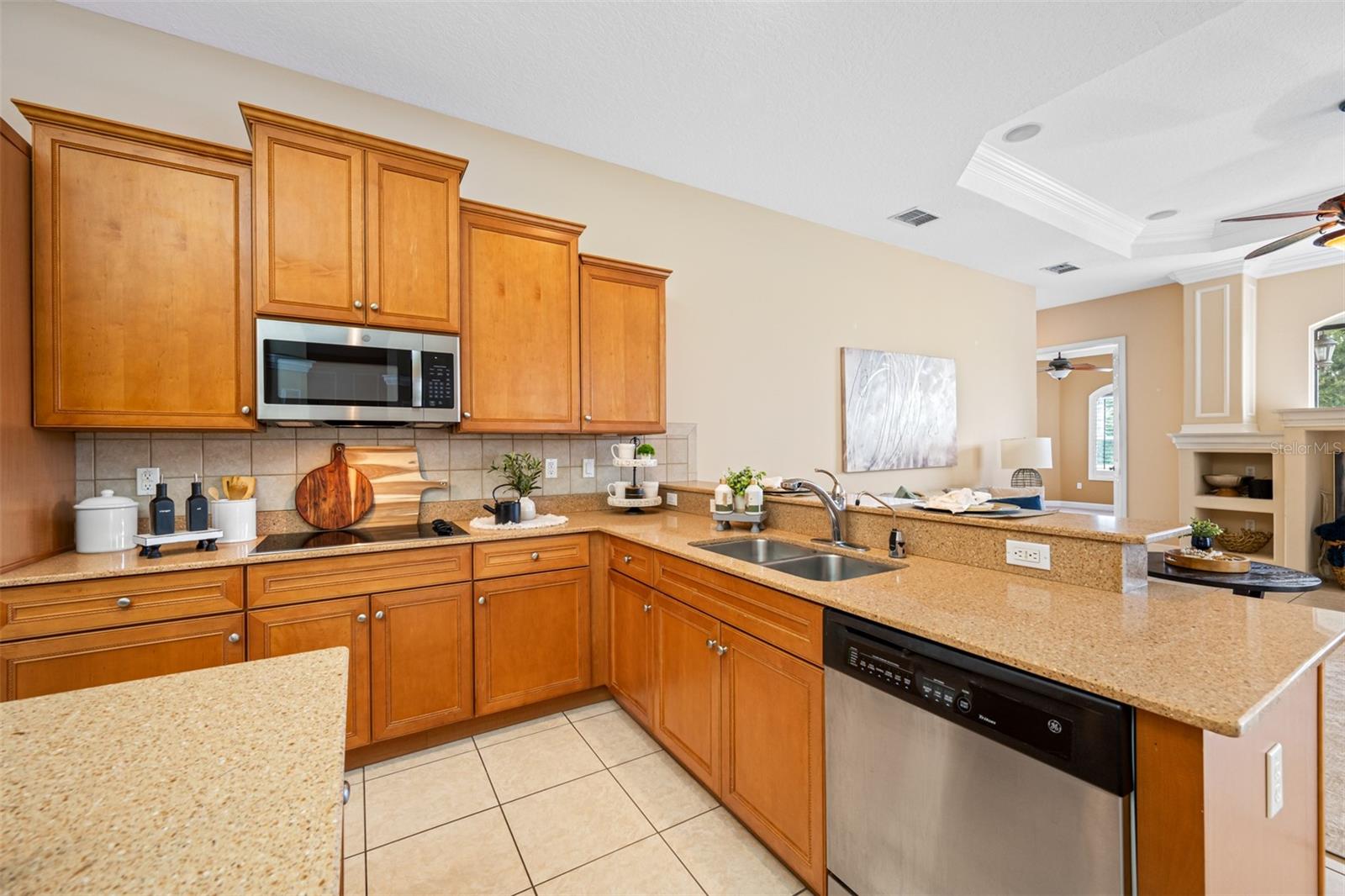 13039 THOROUGHBRED DR