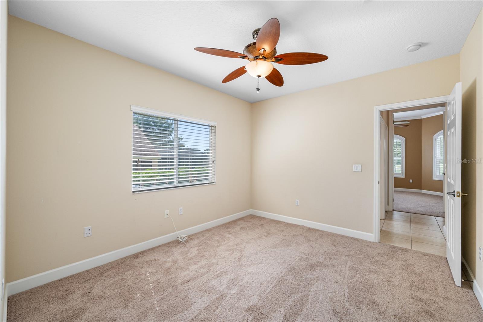 13039 THOROUGHBRED DR