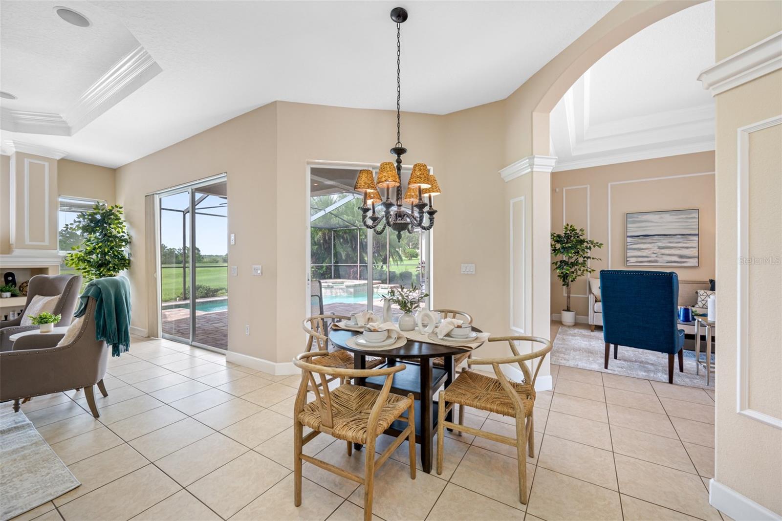 13039 THOROUGHBRED DR