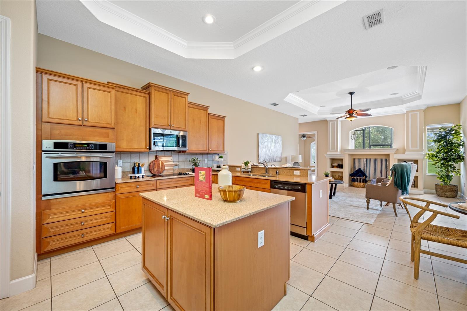 13039 THOROUGHBRED DR