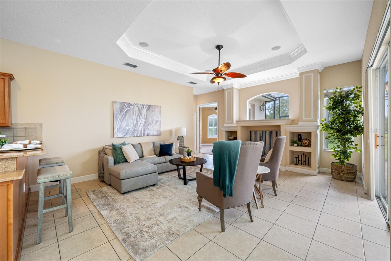 13039 THOROUGHBRED DR
