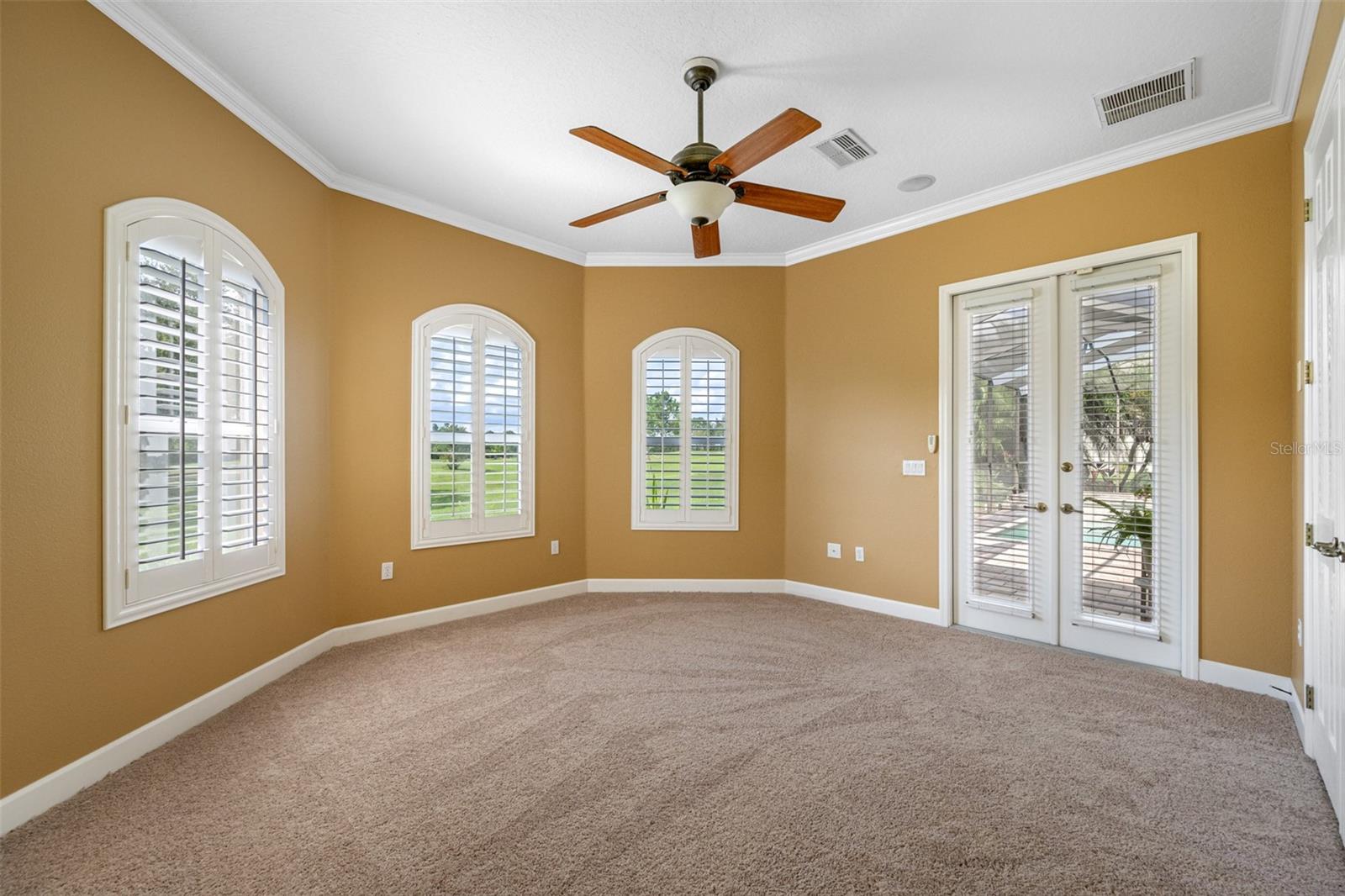 13039 THOROUGHBRED DR