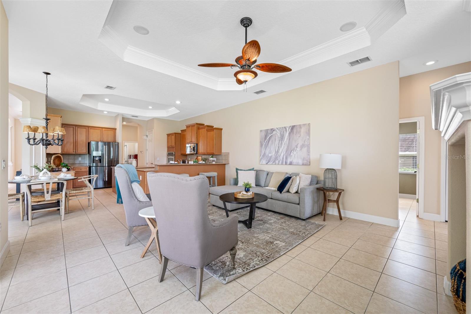 13039 THOROUGHBRED DR