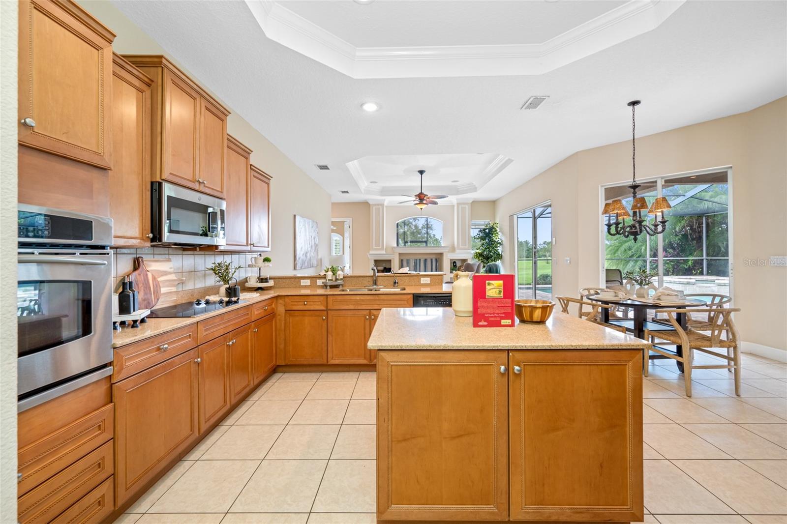13039 THOROUGHBRED DR