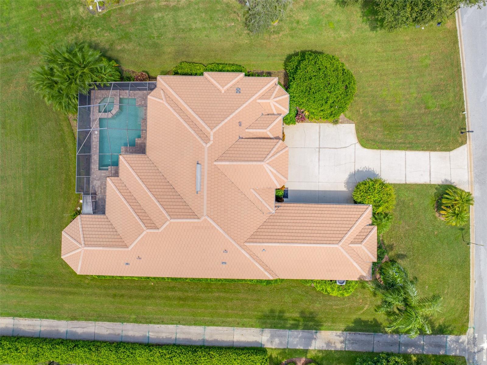 13039 THOROUGHBRED DR