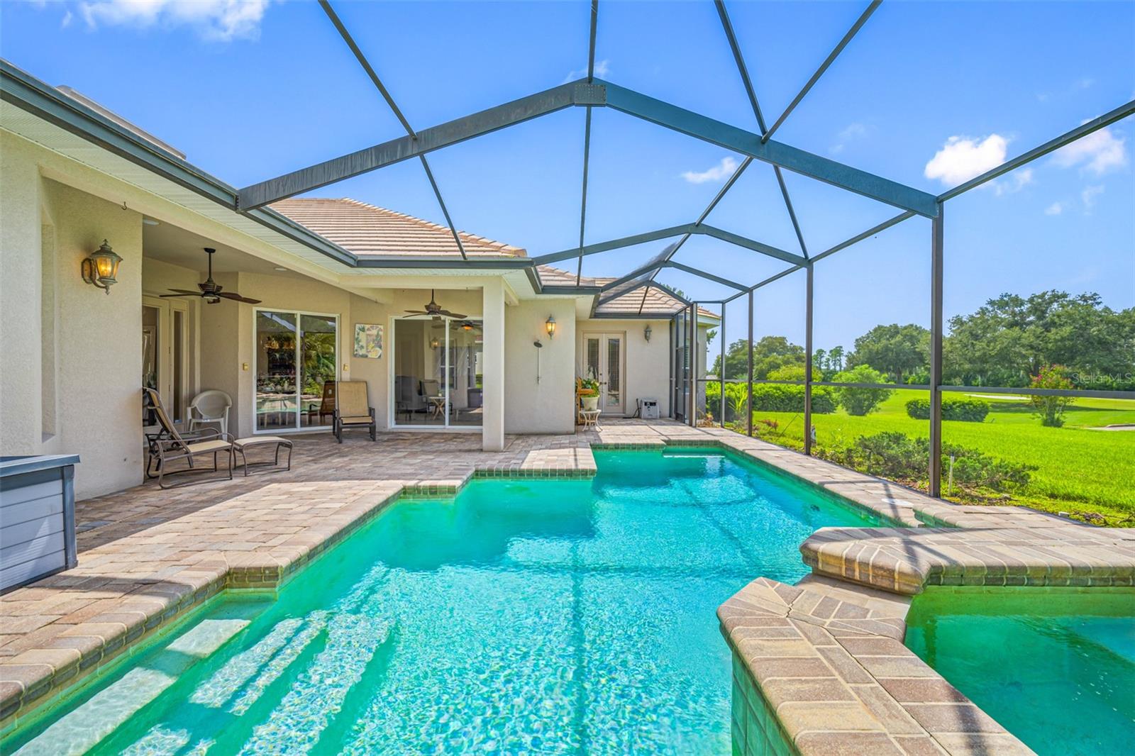 13039 THOROUGHBRED DR